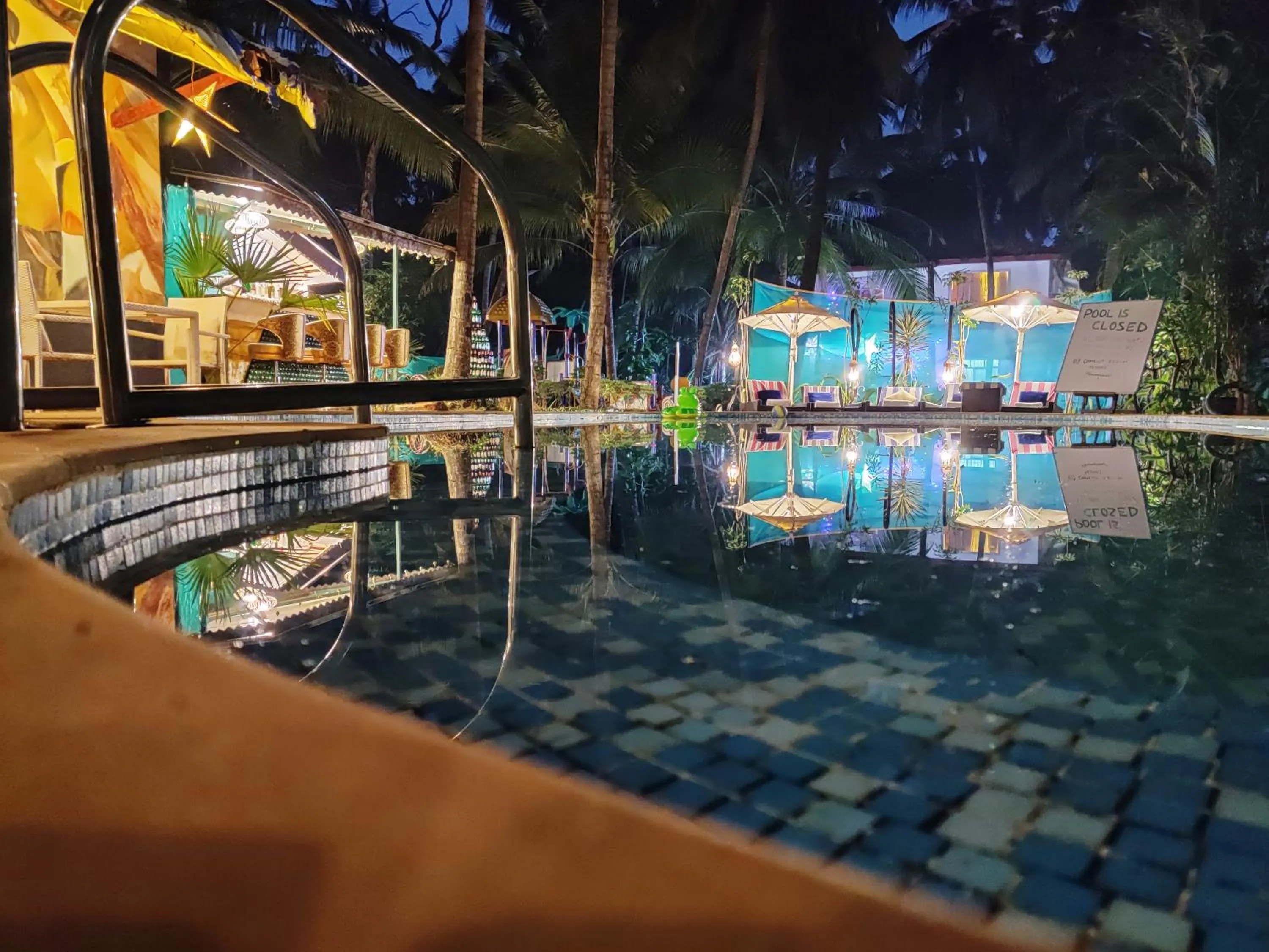 Swimming pool in The Camelot Beach Resort - Baga