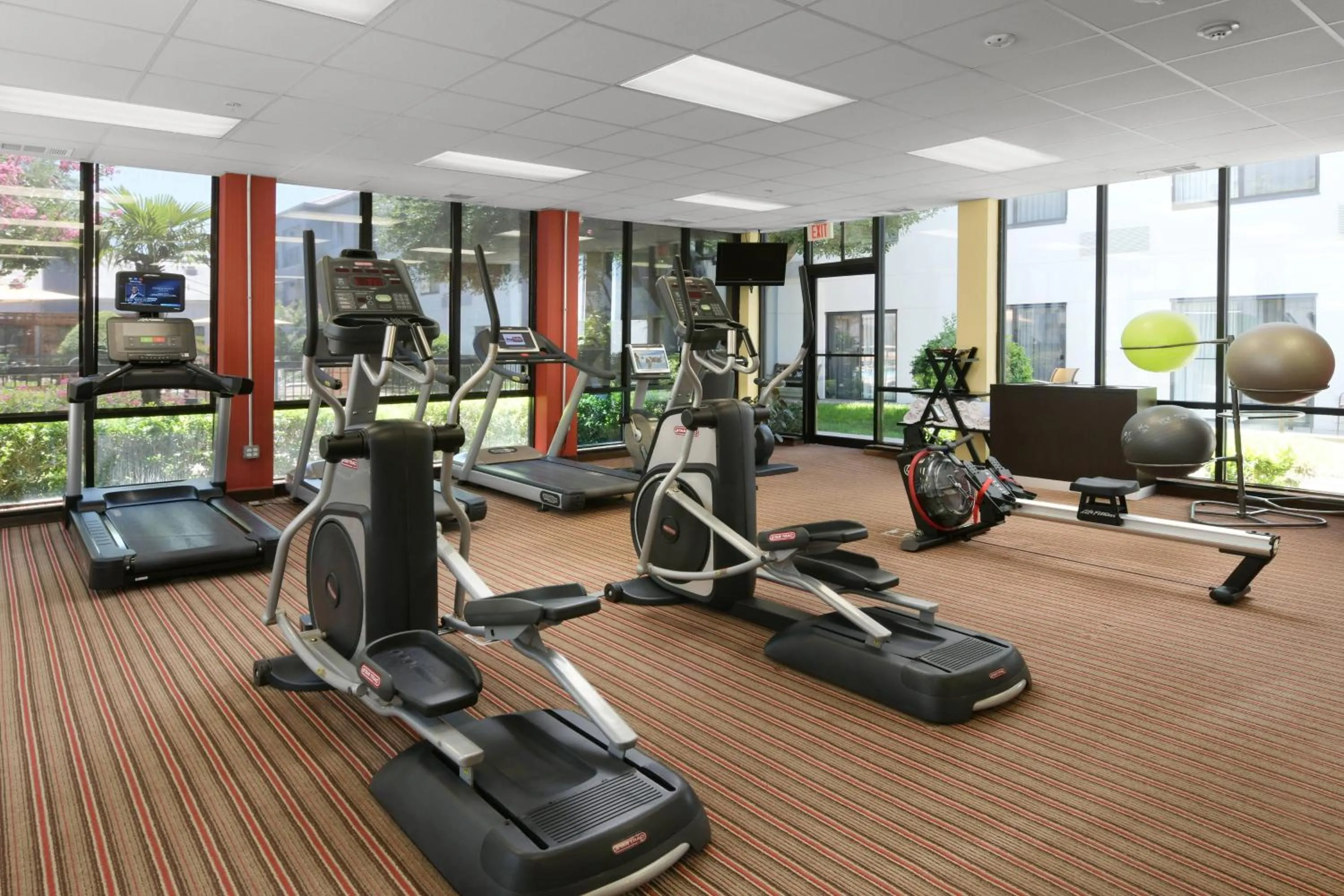 Fitness centre/facilities in Courtyard by Marriott Dallas DFW Airport North/Irving