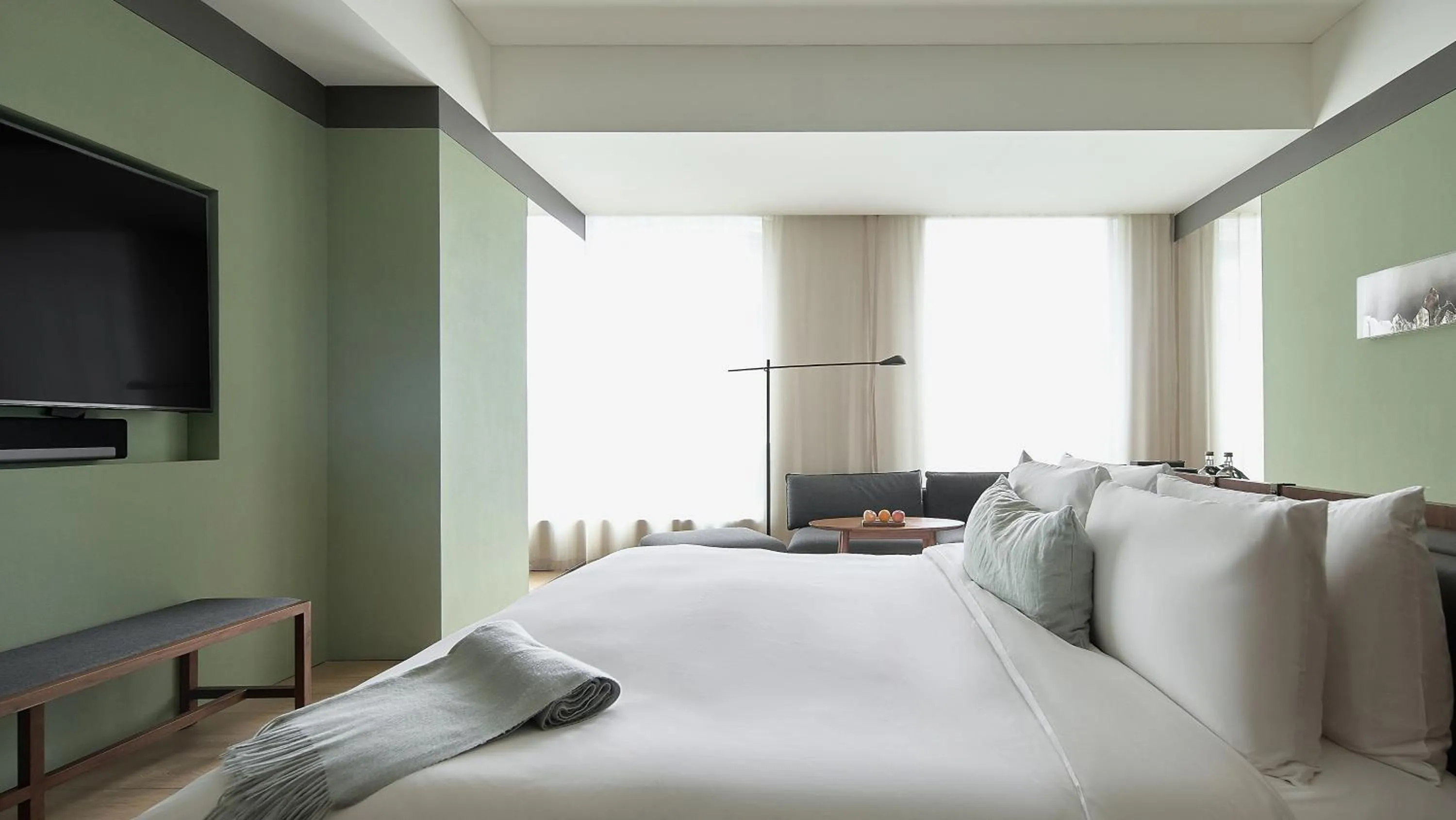 Bed in The Sukhothai Shanghai