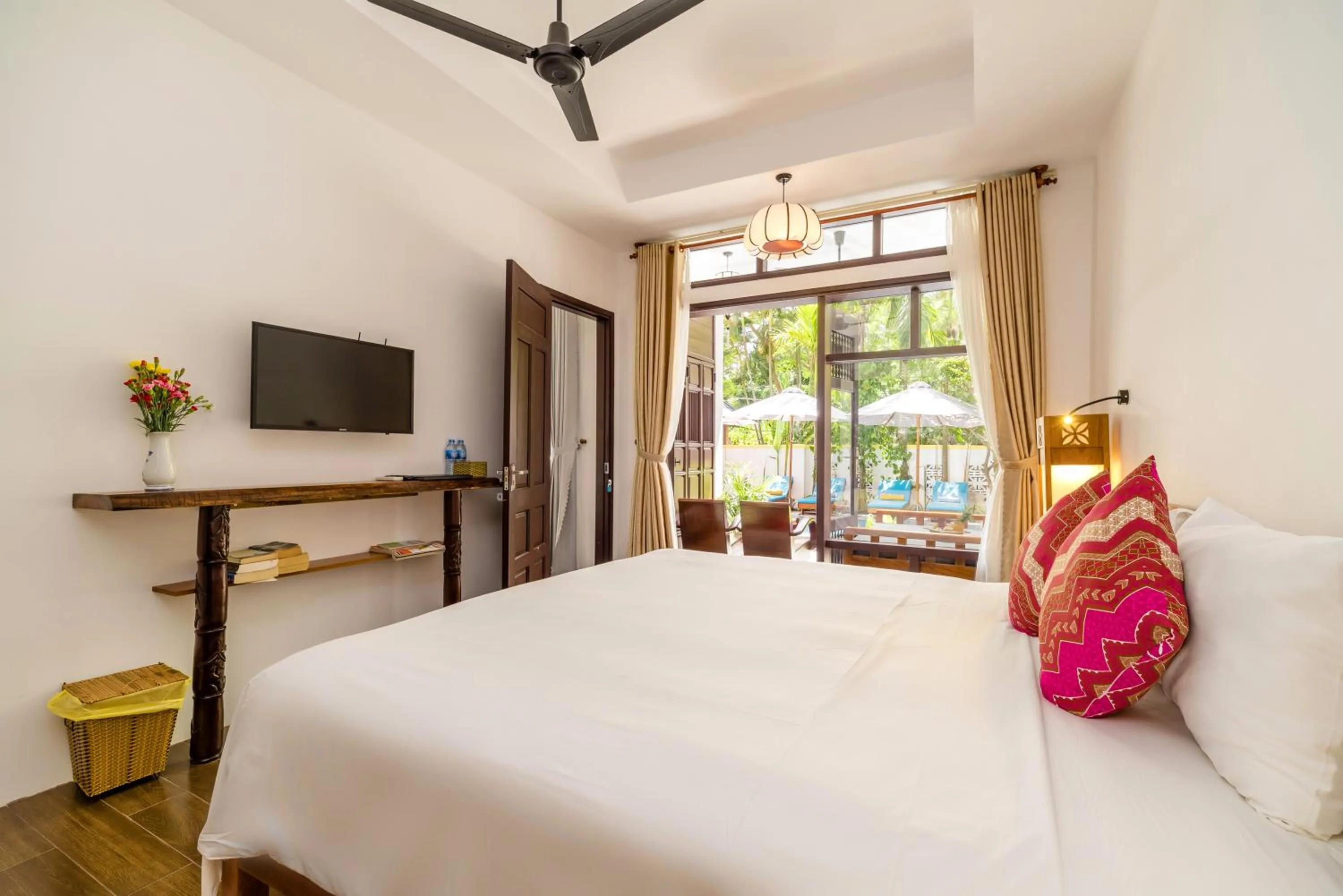 Photo of the whole room, Bed in An Bang Coco Villa