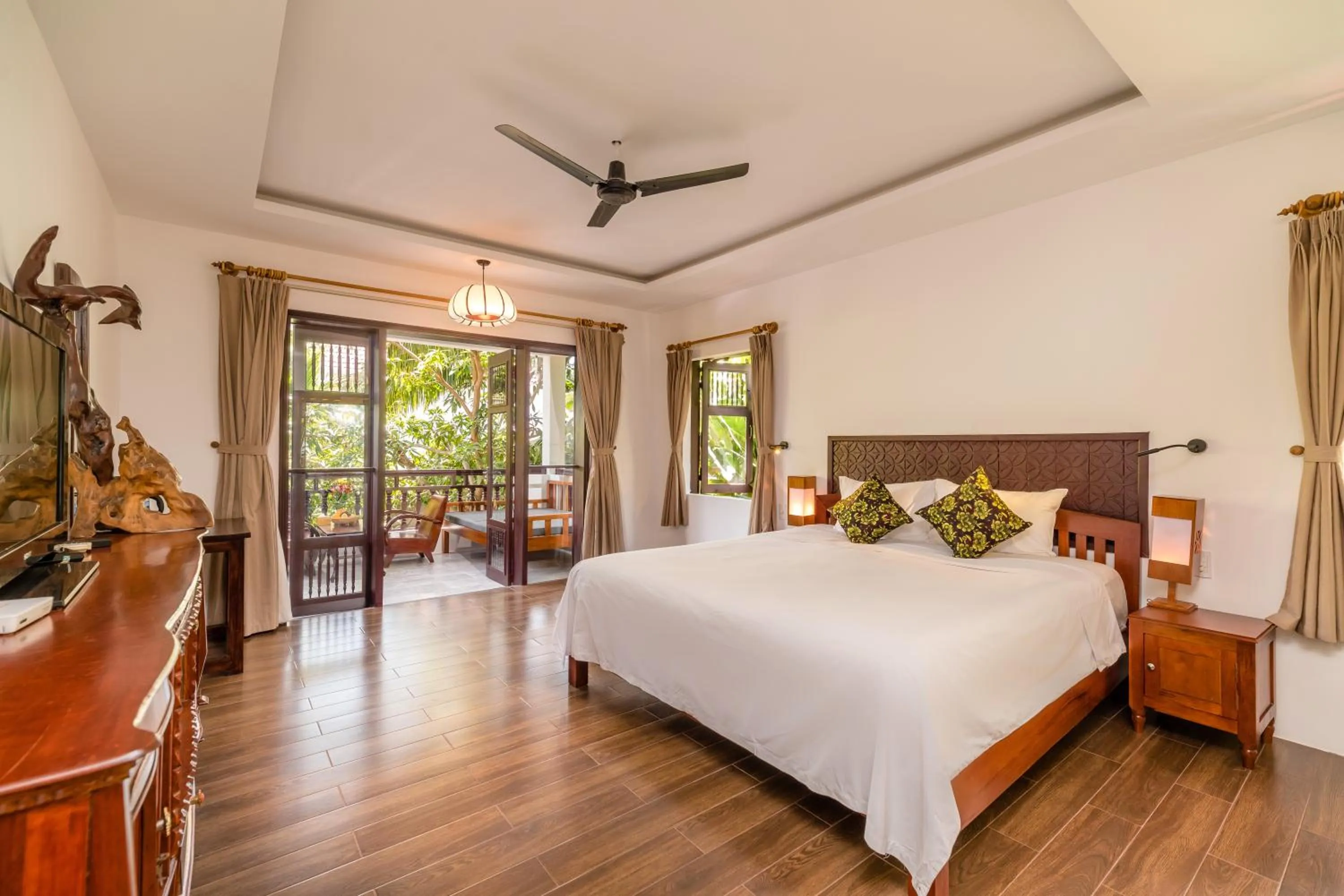Photo of the whole room, Bed in An Bang Coco Villa
