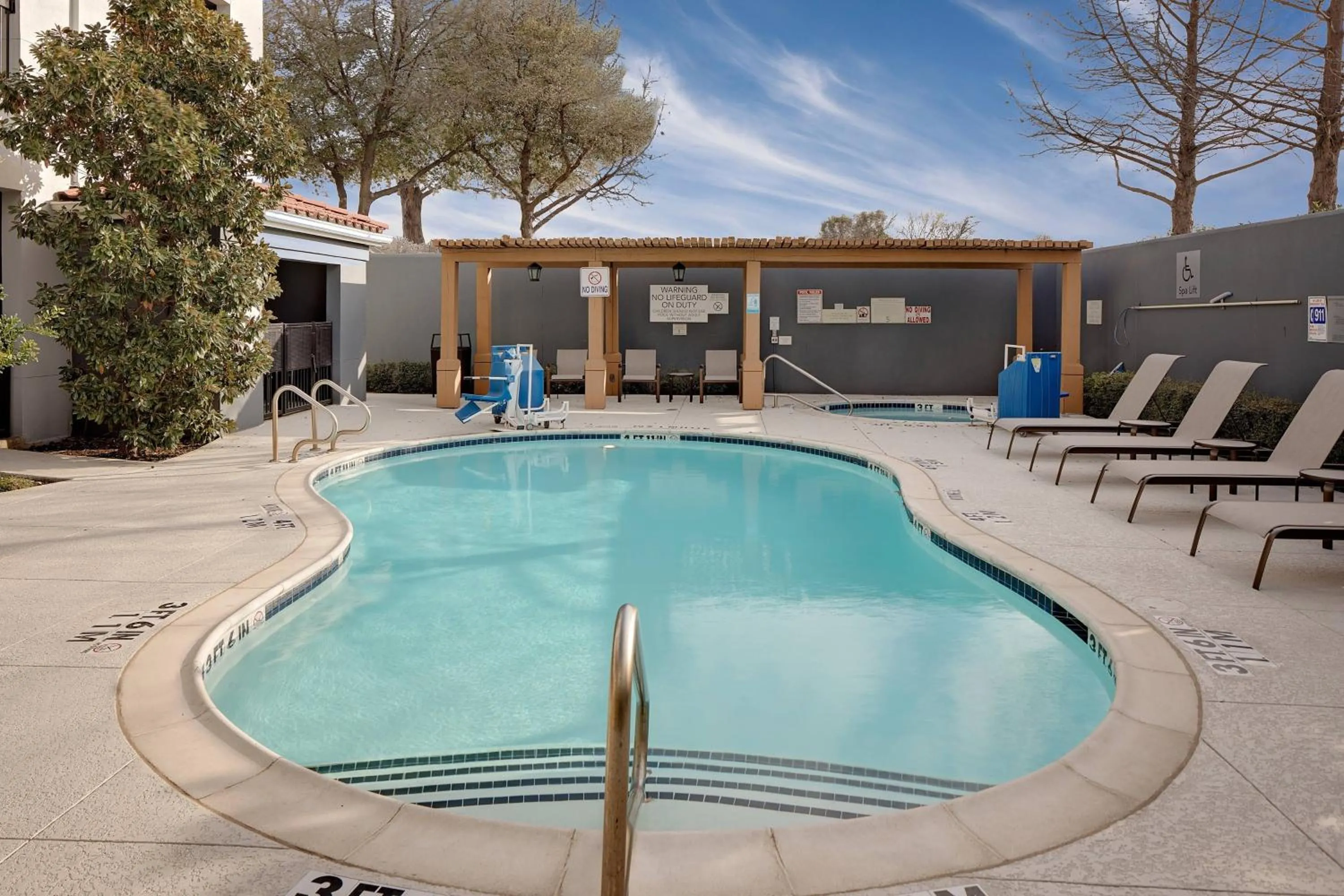 Swimming pool in Courtyard Fort Worth I-30 West Near NAS JRB