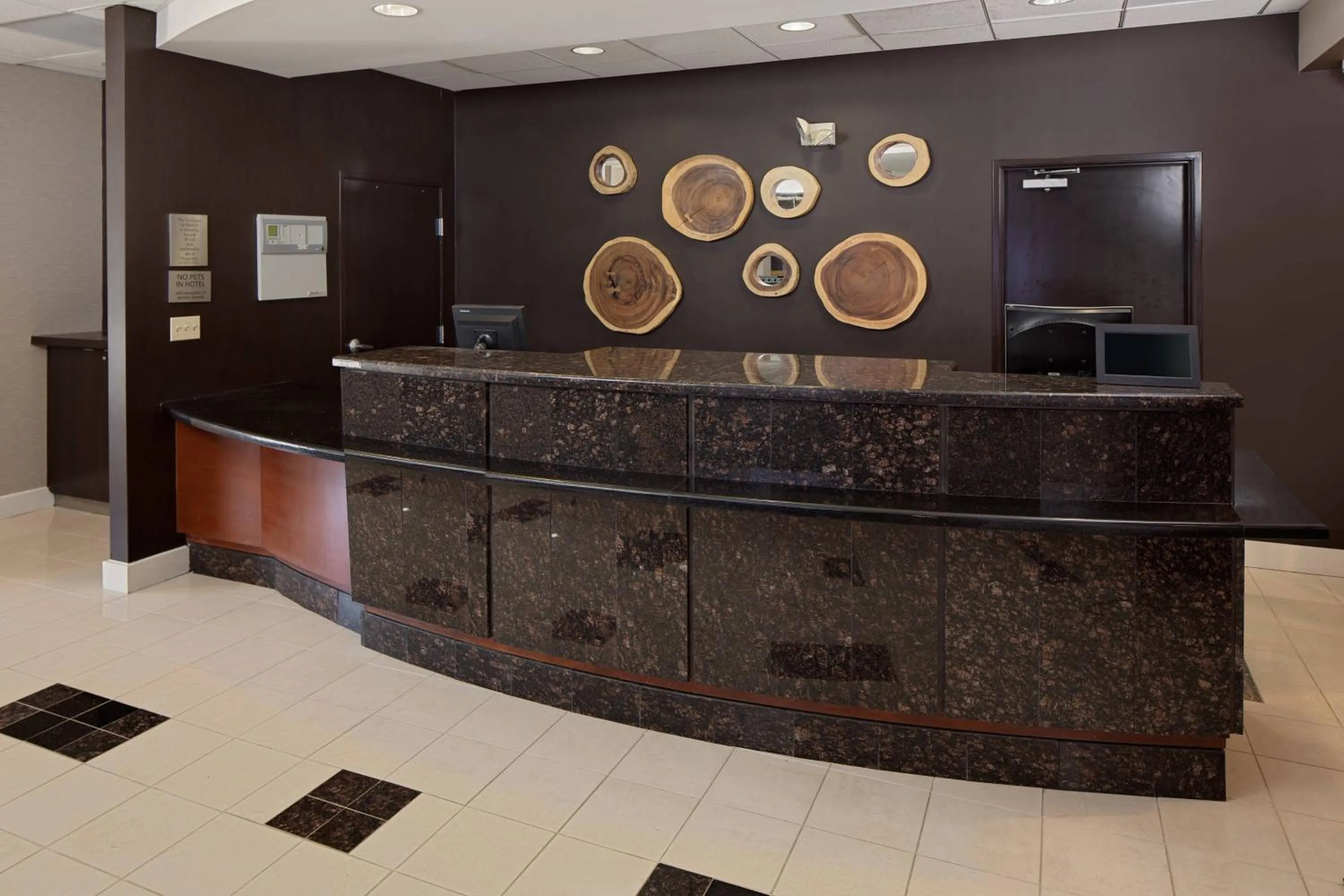 Lobby or reception in Courtyard Fort Worth I-30 West Near NAS JRB