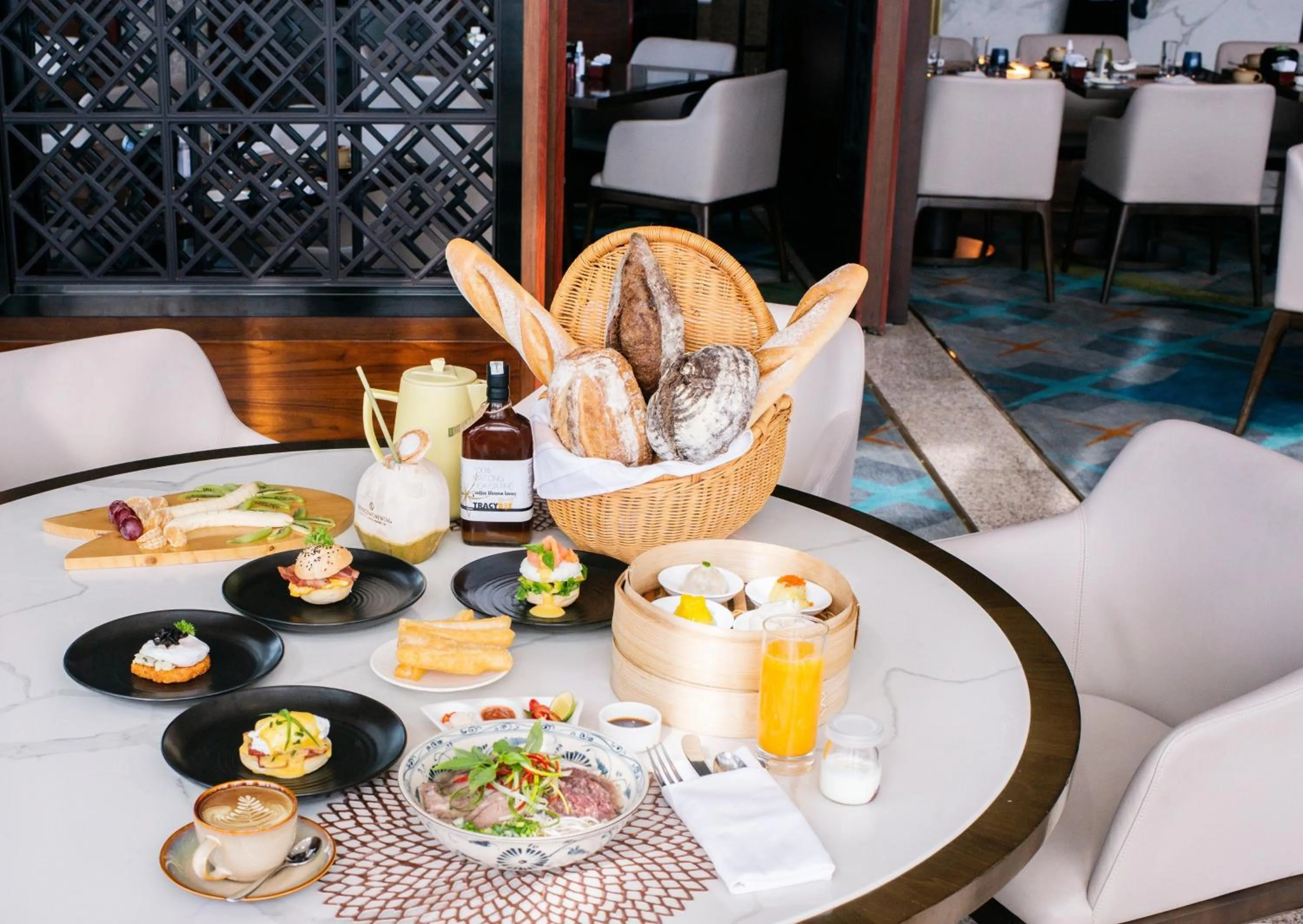 Breakfast in InterContinental Hanoi Landmark72 by IHG