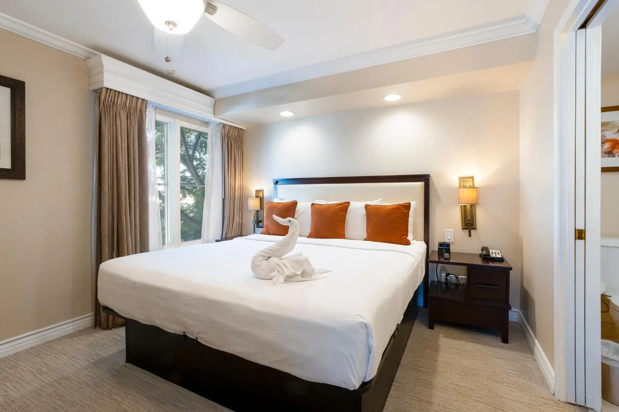 Bedroom, Bed in Coronado Beach Resort