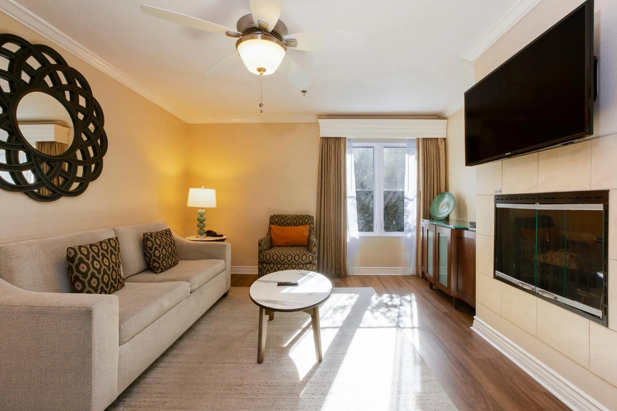 TV and multimedia in Coronado Beach Resort