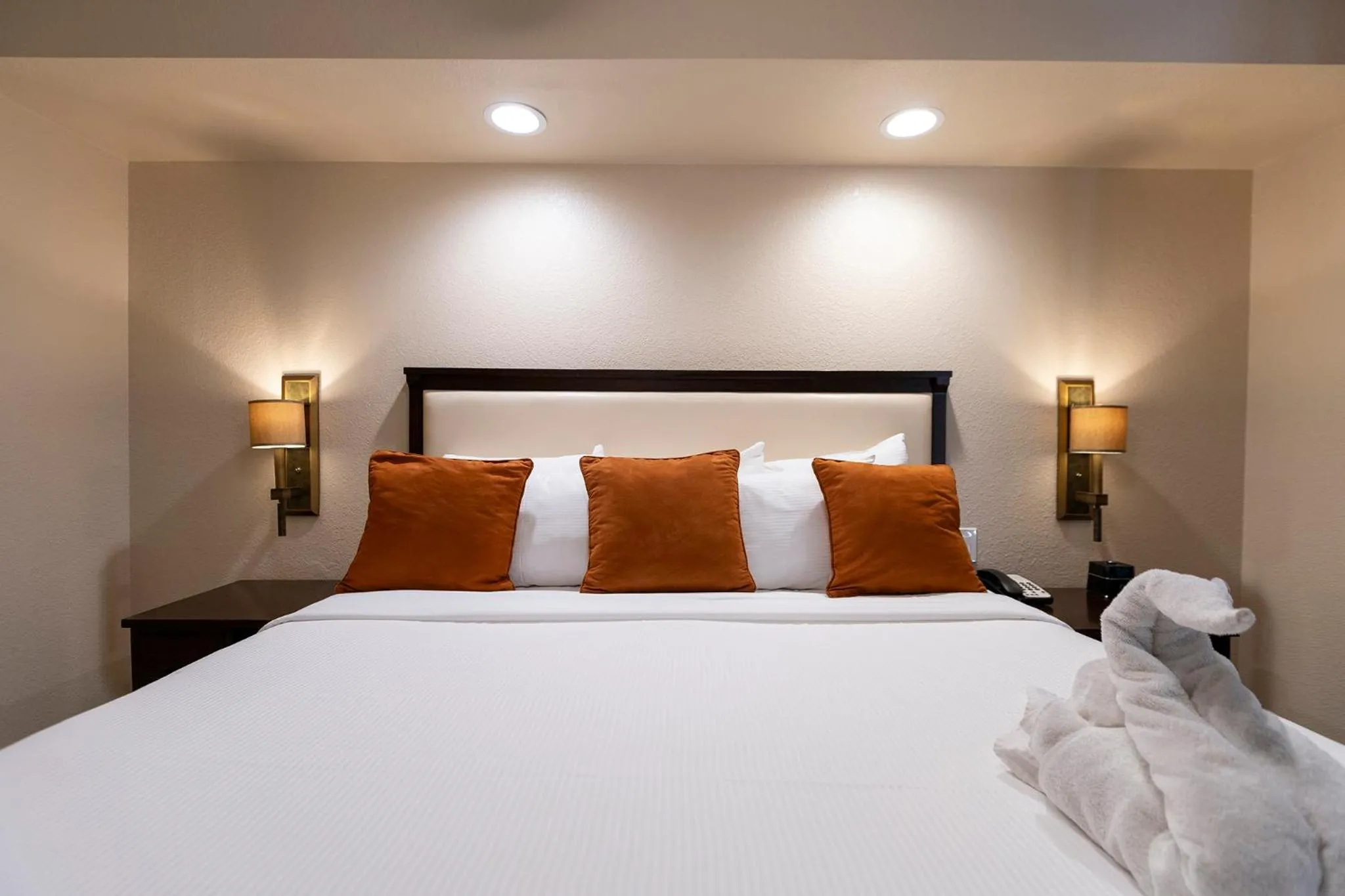 Bedroom, Bed in Coronado Beach Resort