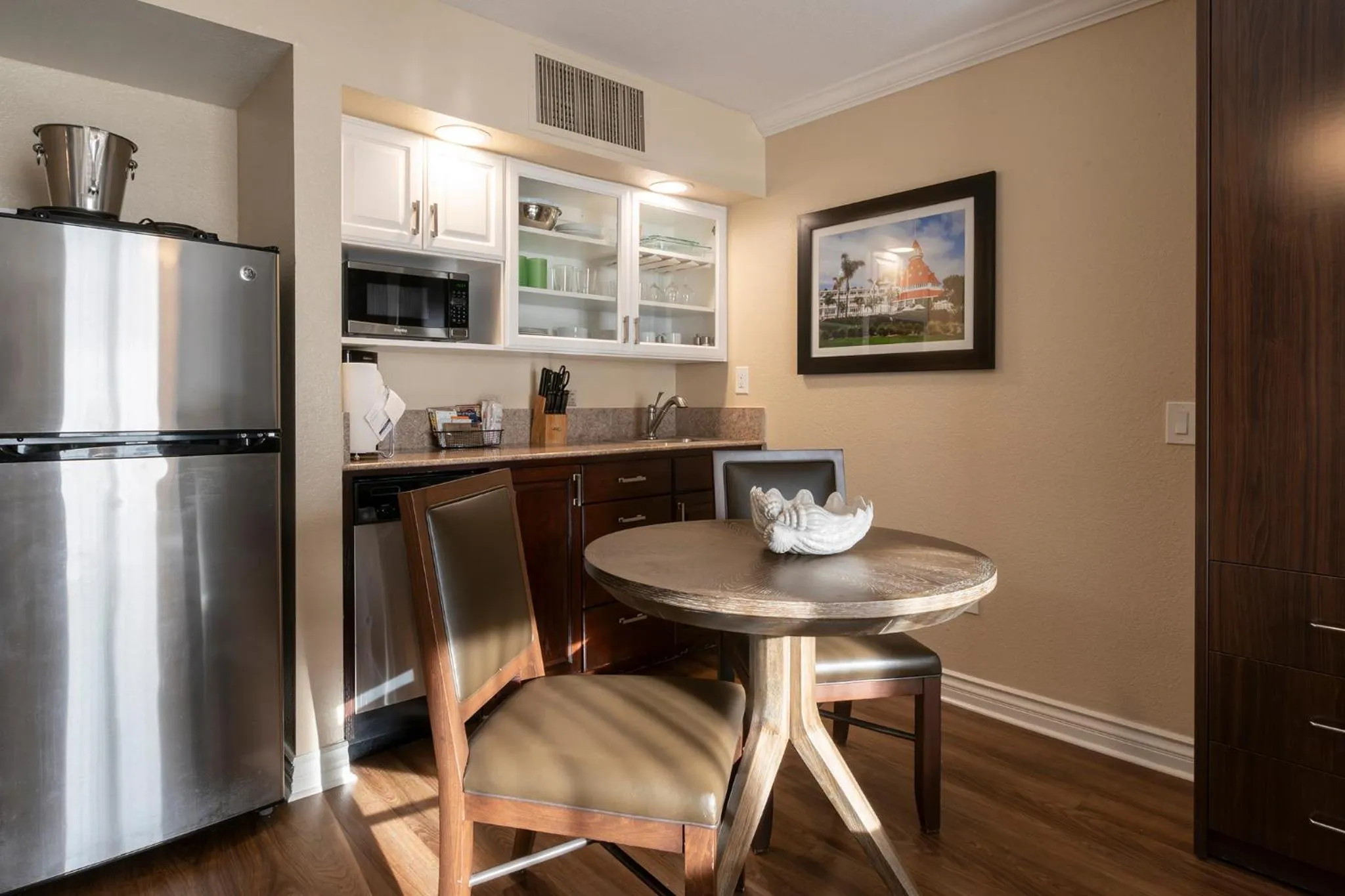 Dining area in Coronado Beach Resort
