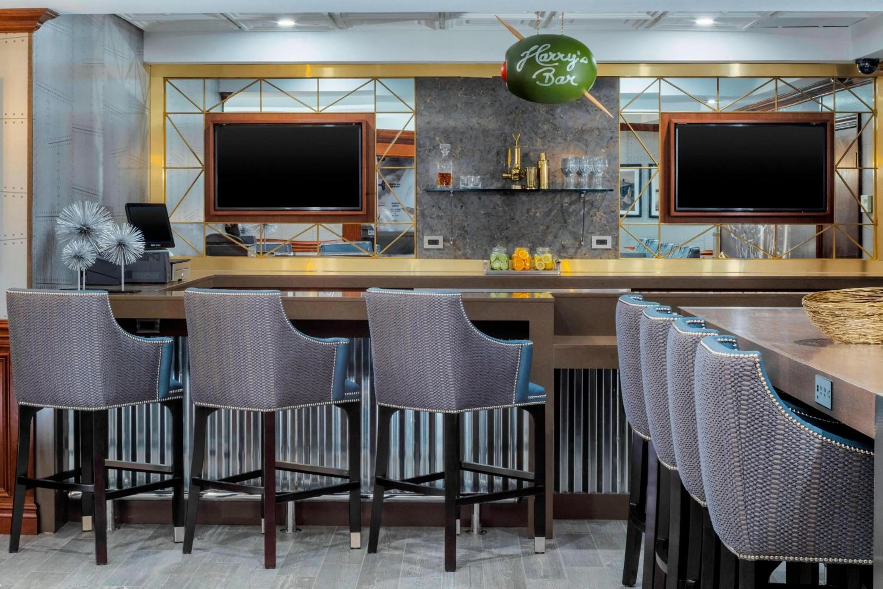 Lounge or bar in Residence Inn by Marriott West Orange