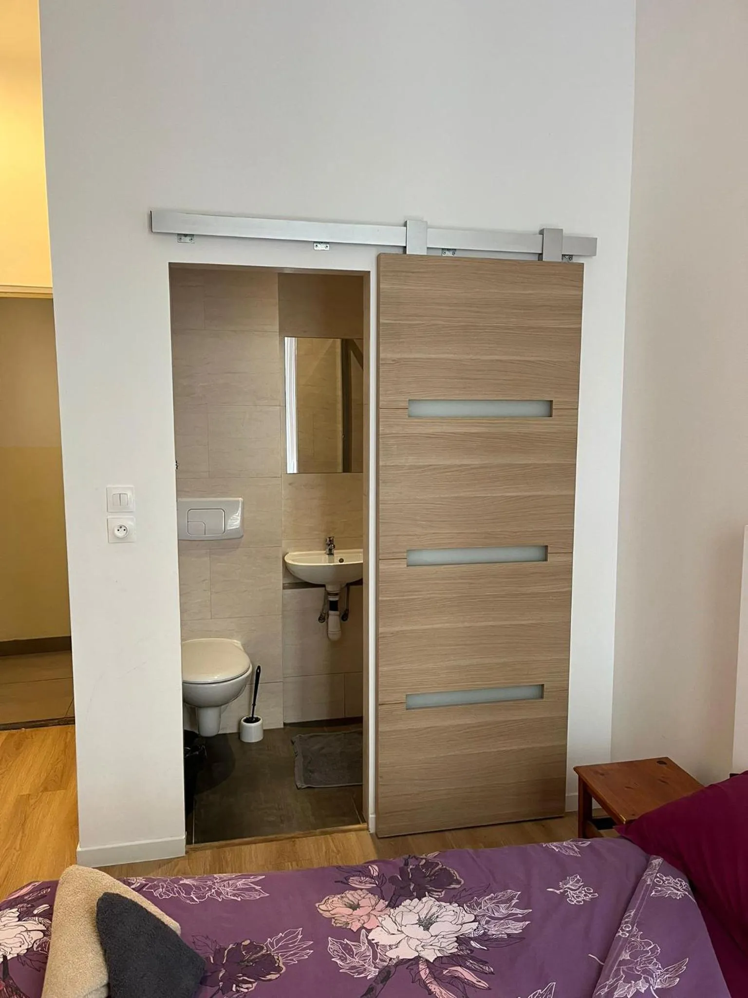 Toilet, Bed in Hôtel Lyonnais