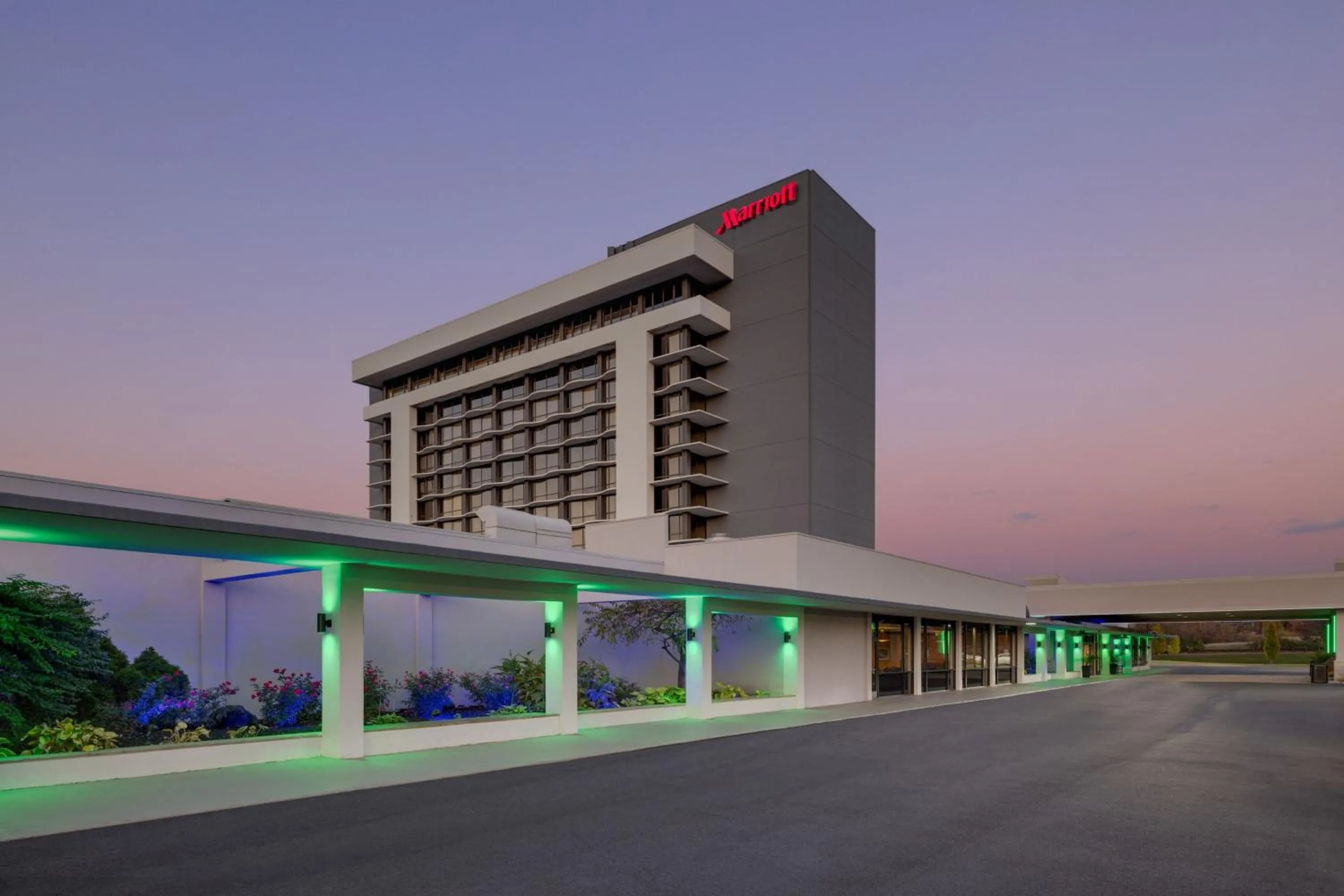 Property building in Marriott Saddle Brook