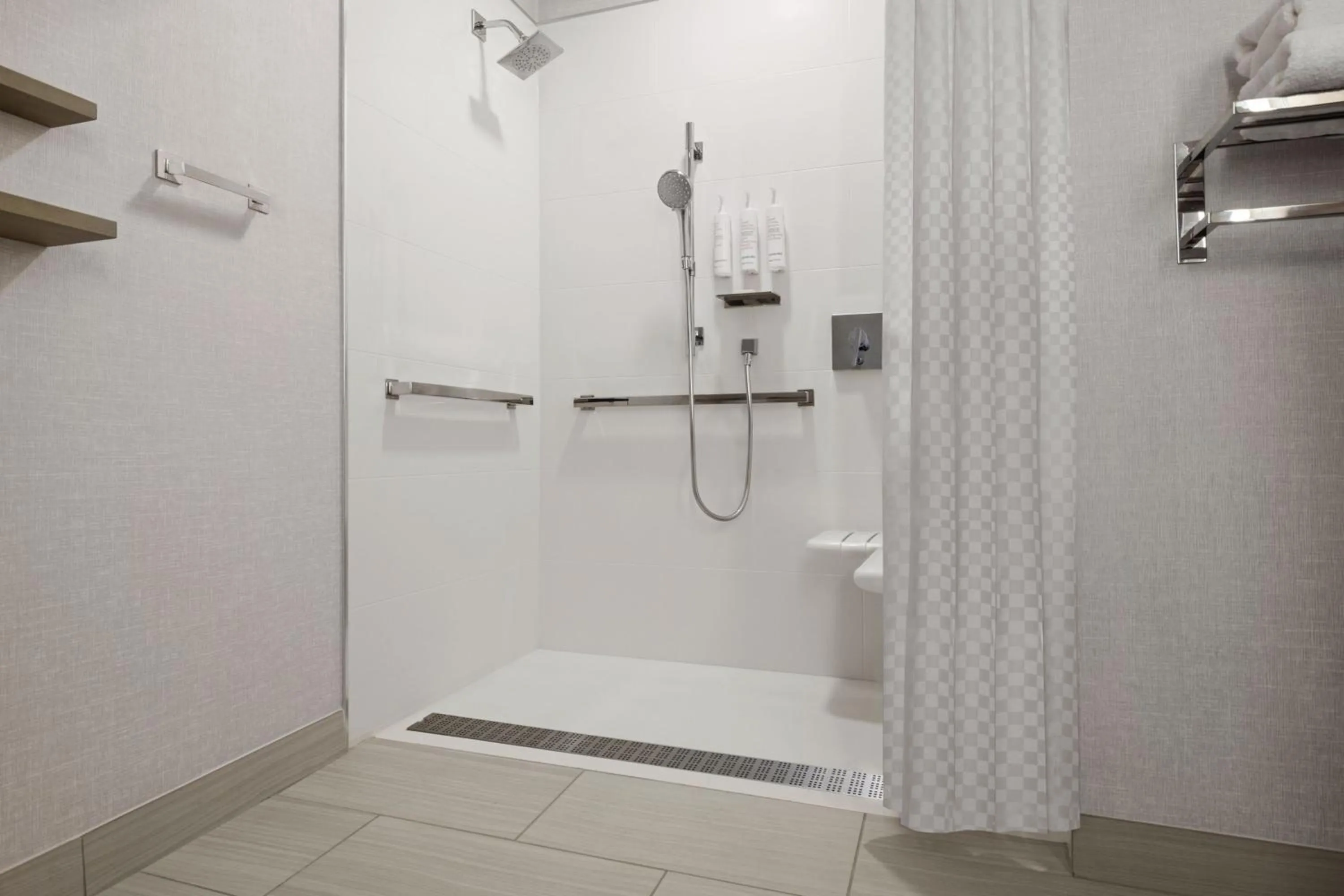 Bathroom in Marriott Saddle Brook