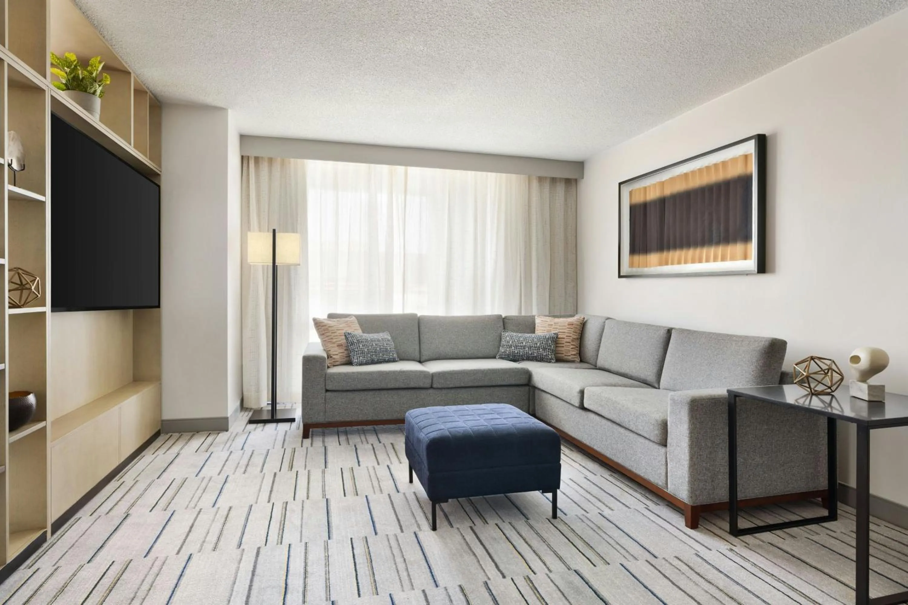 Living room in Marriott Saddle Brook