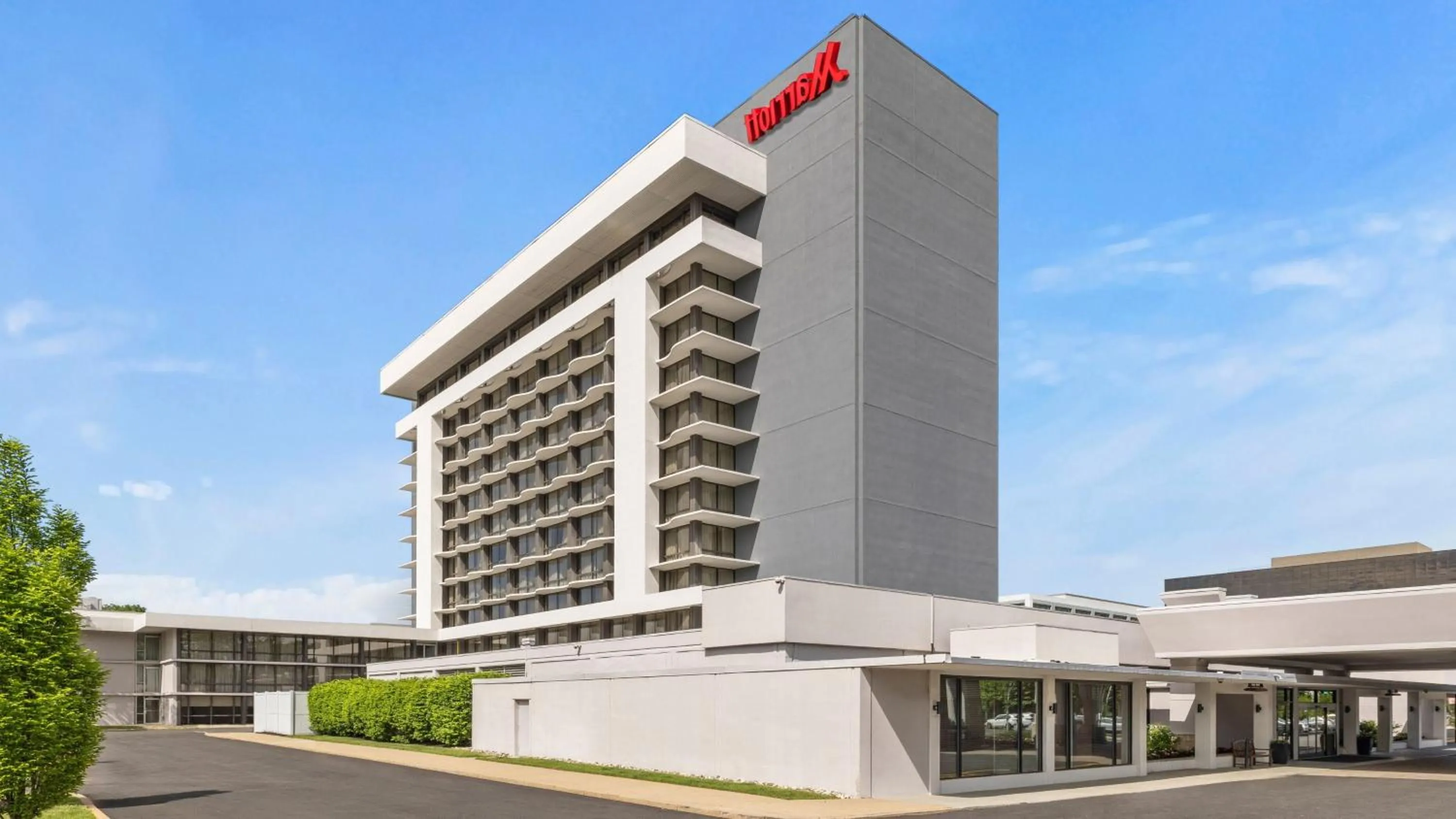 Property building in Marriott Saddle Brook