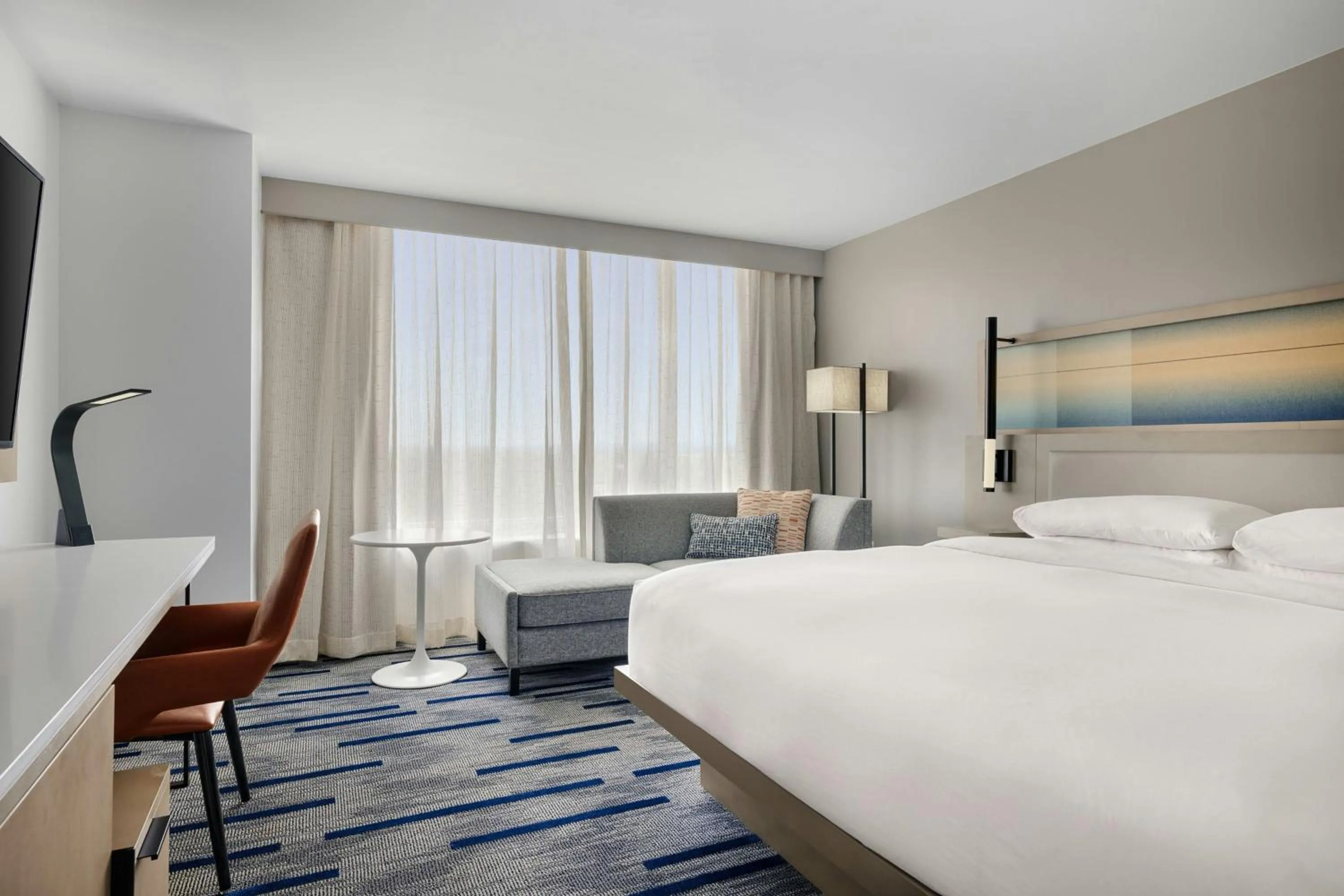 Photo of the whole room, Bed in Marriott Saddle Brook