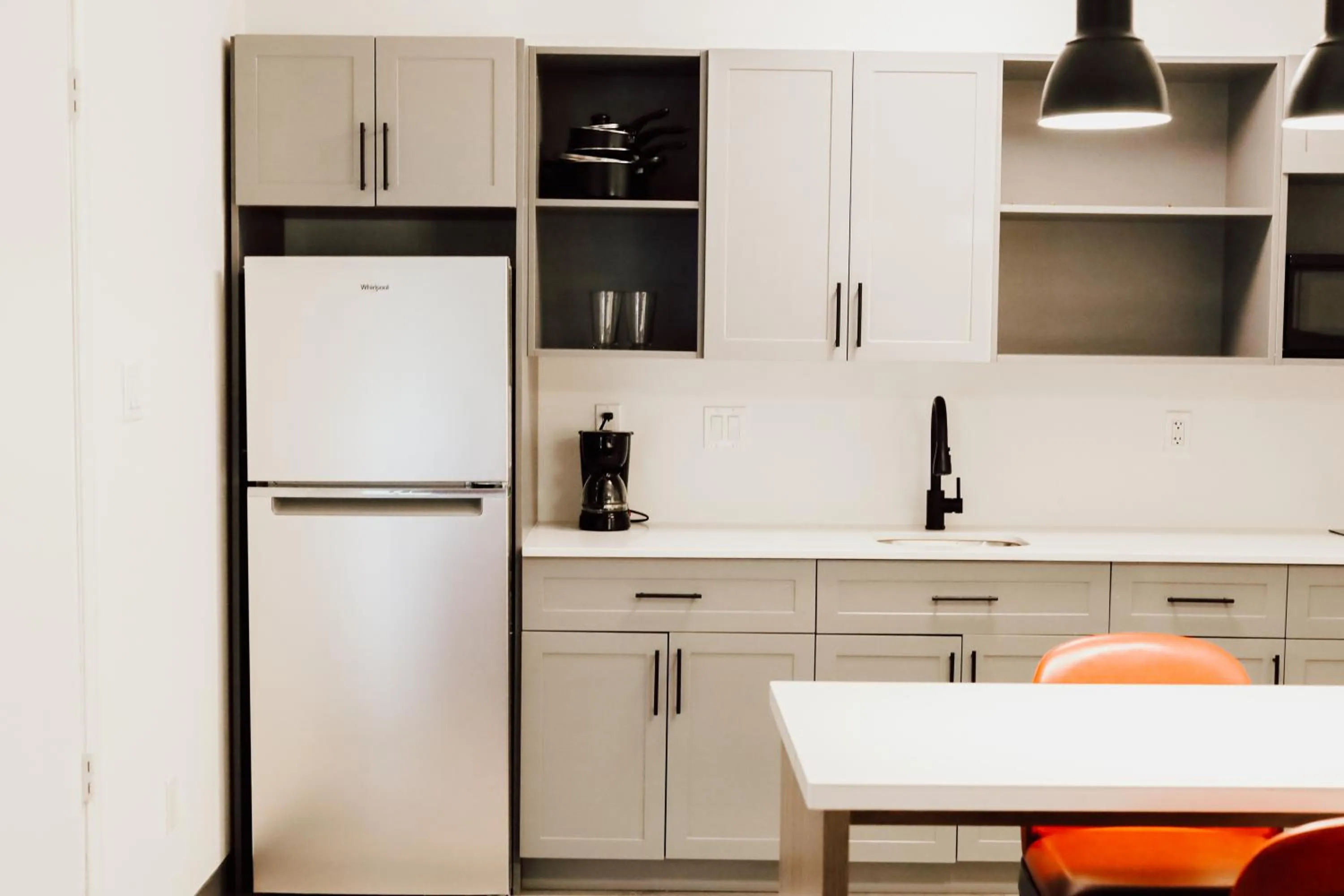 Kitchen or kitchenette in Hawthorn Suites by Wyndham Tinton Falls