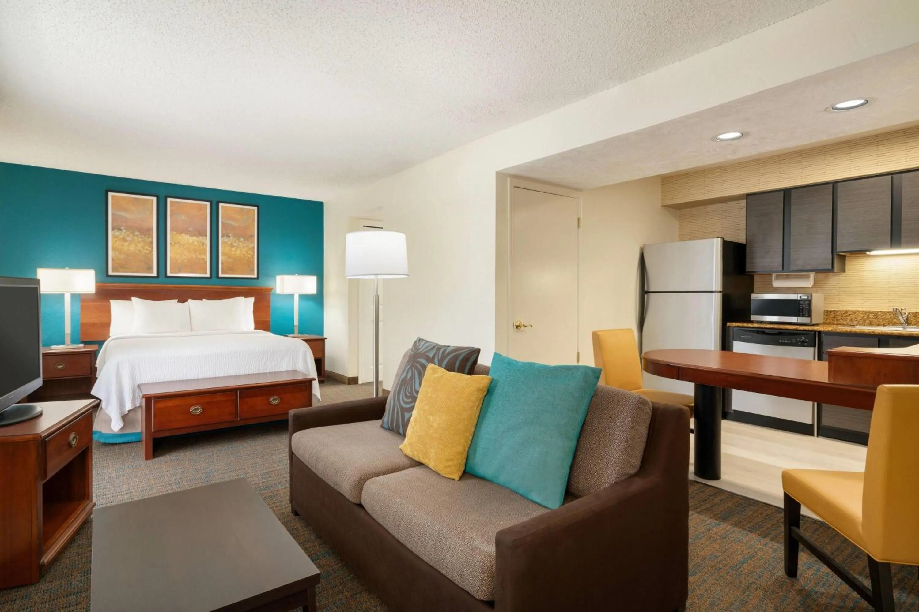 Bed in Hawthorn Suites by Wyndham Tinton Falls