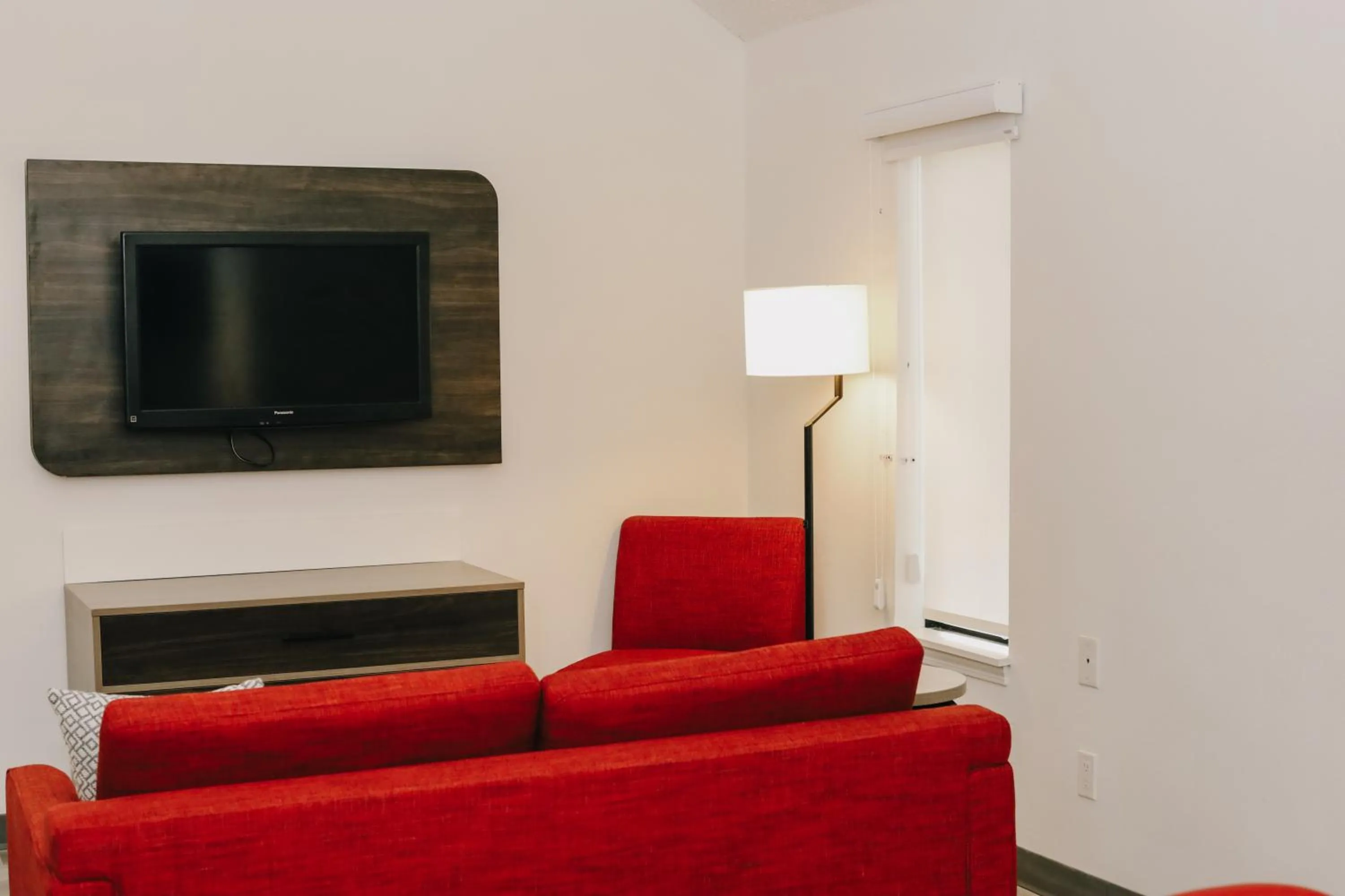 Living room in Hawthorn Suites by Wyndham Tinton Falls