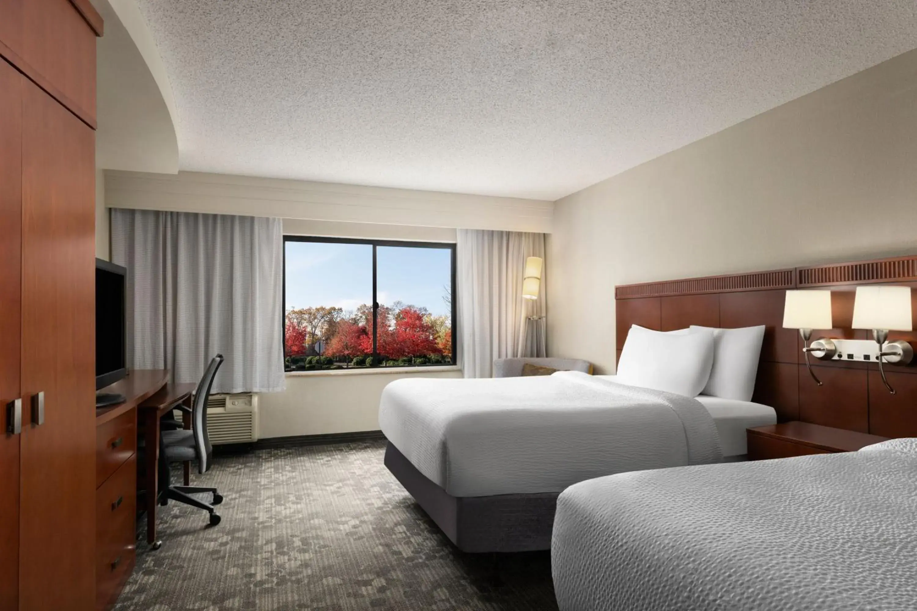 Guest room, 2 Queen in Courtyard Wall at Monmouth Shores Corporate Park Guest room, 2 Queen in Courtyard Wall at Monmouth Shores Corporate Park