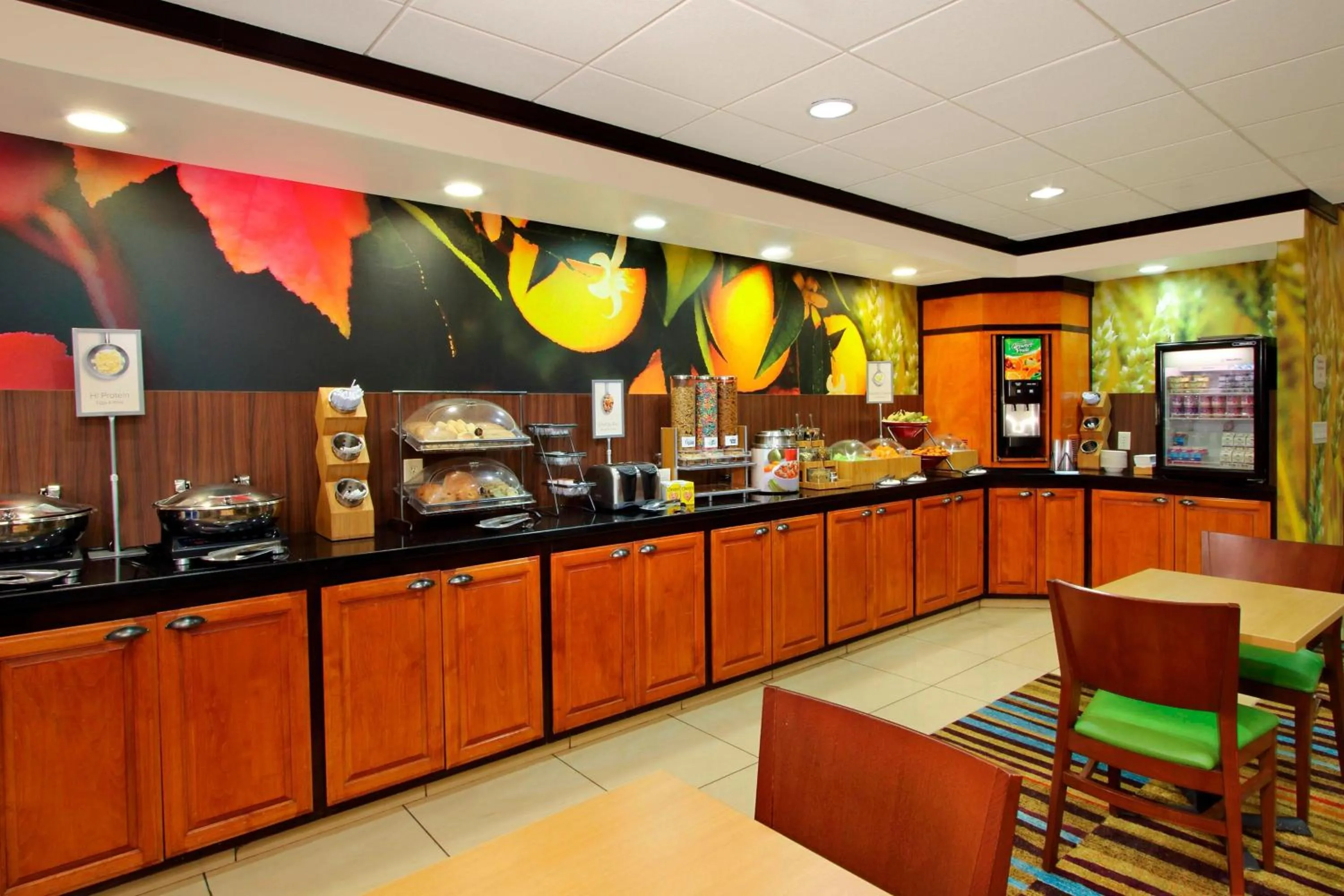 Breakfast in Fairfield Inn & Suites Fresno Clovis