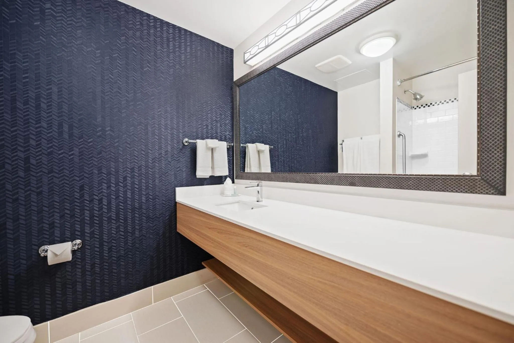 Bathroom in Fairfield Inn & Suites Fort Lauderdale Airport & Cruise Port