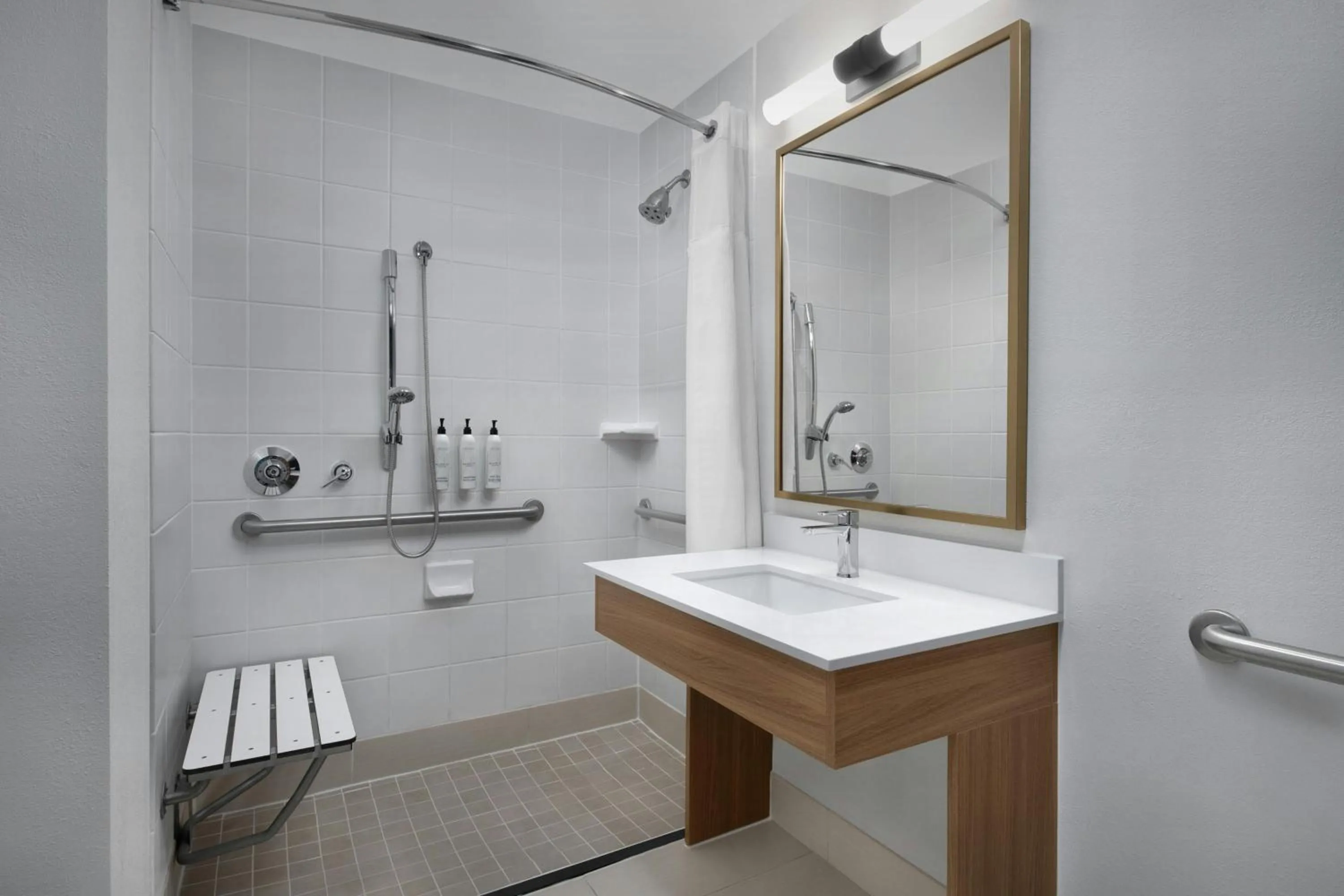 Bathroom in Fairfield Inn & Suites Fort Lauderdale Airport & Cruise Port