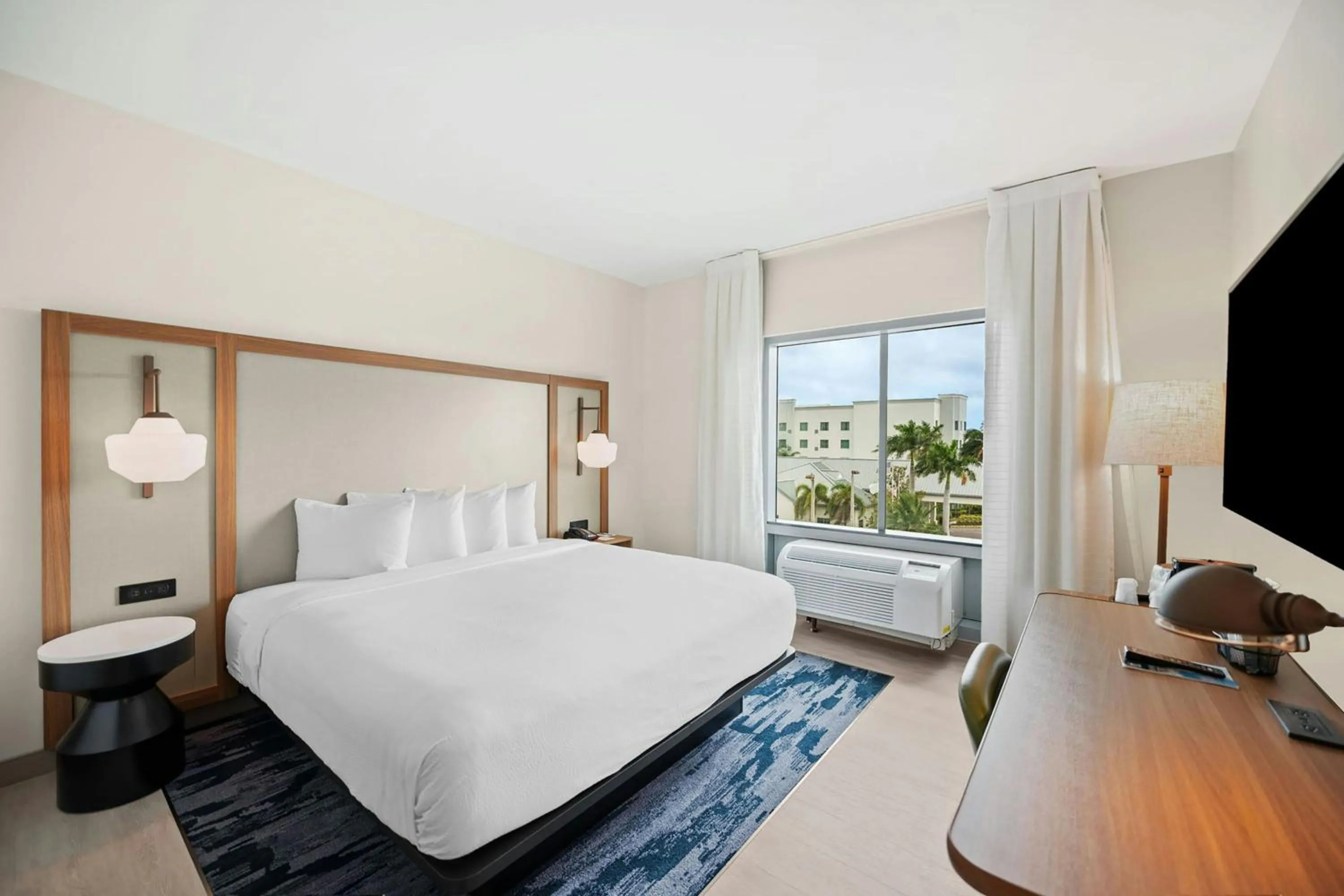 Photo of the whole room, Bed in Fairfield Inn & Suites Fort Lauderdale Airport & Cruise Port