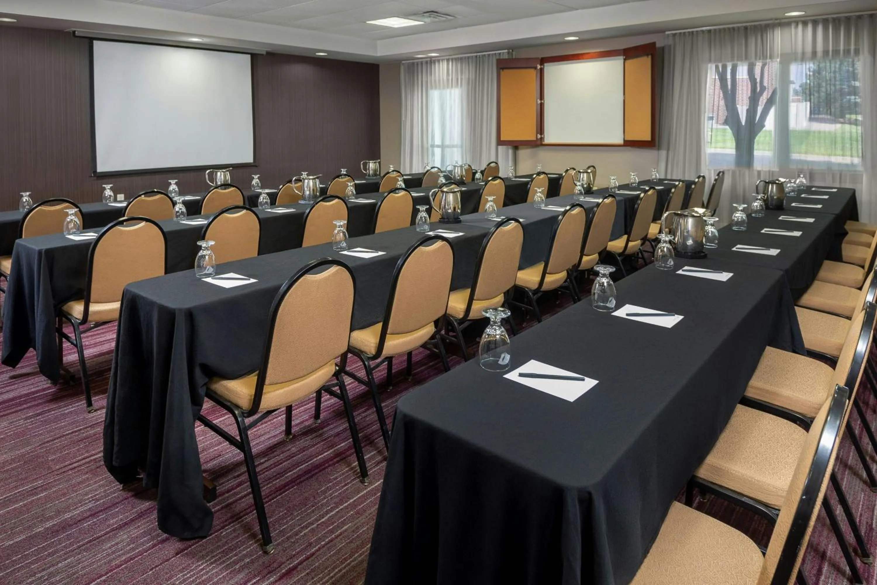 Meeting/conference room in Courtyard By Marriott Sioux Falls