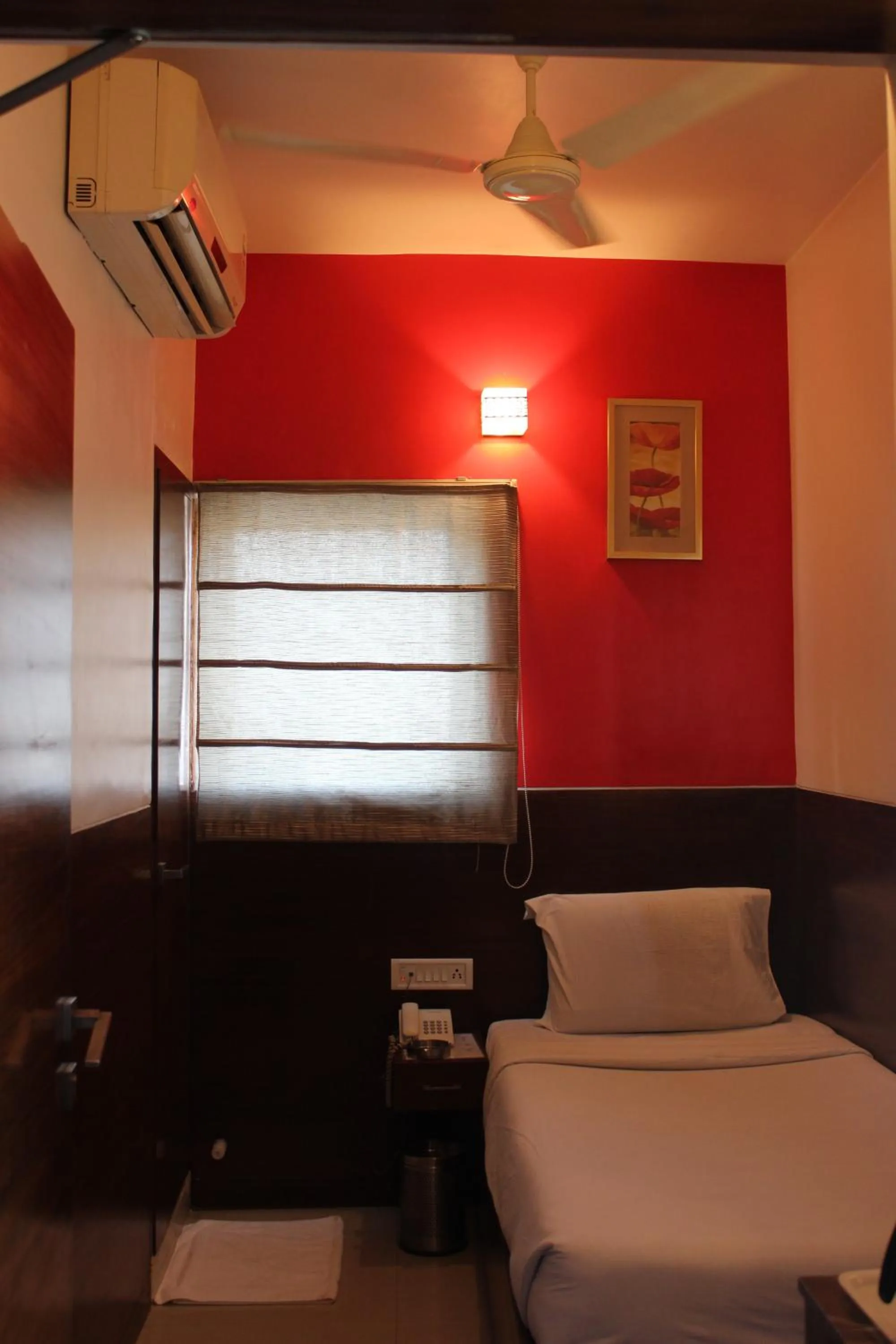 Bed in Hotel Stay Inn