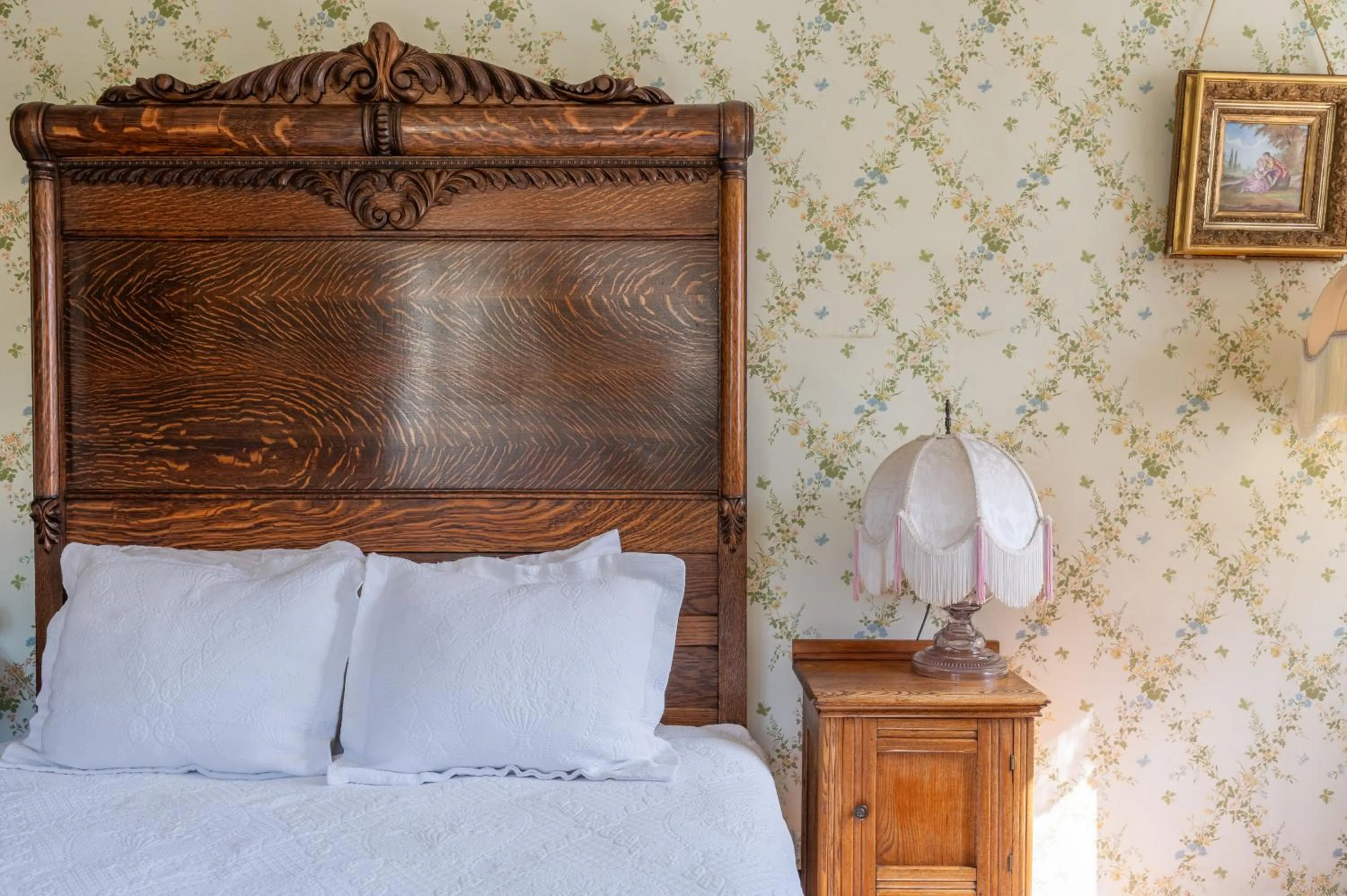 Bedroom, Bed in Martine Inn