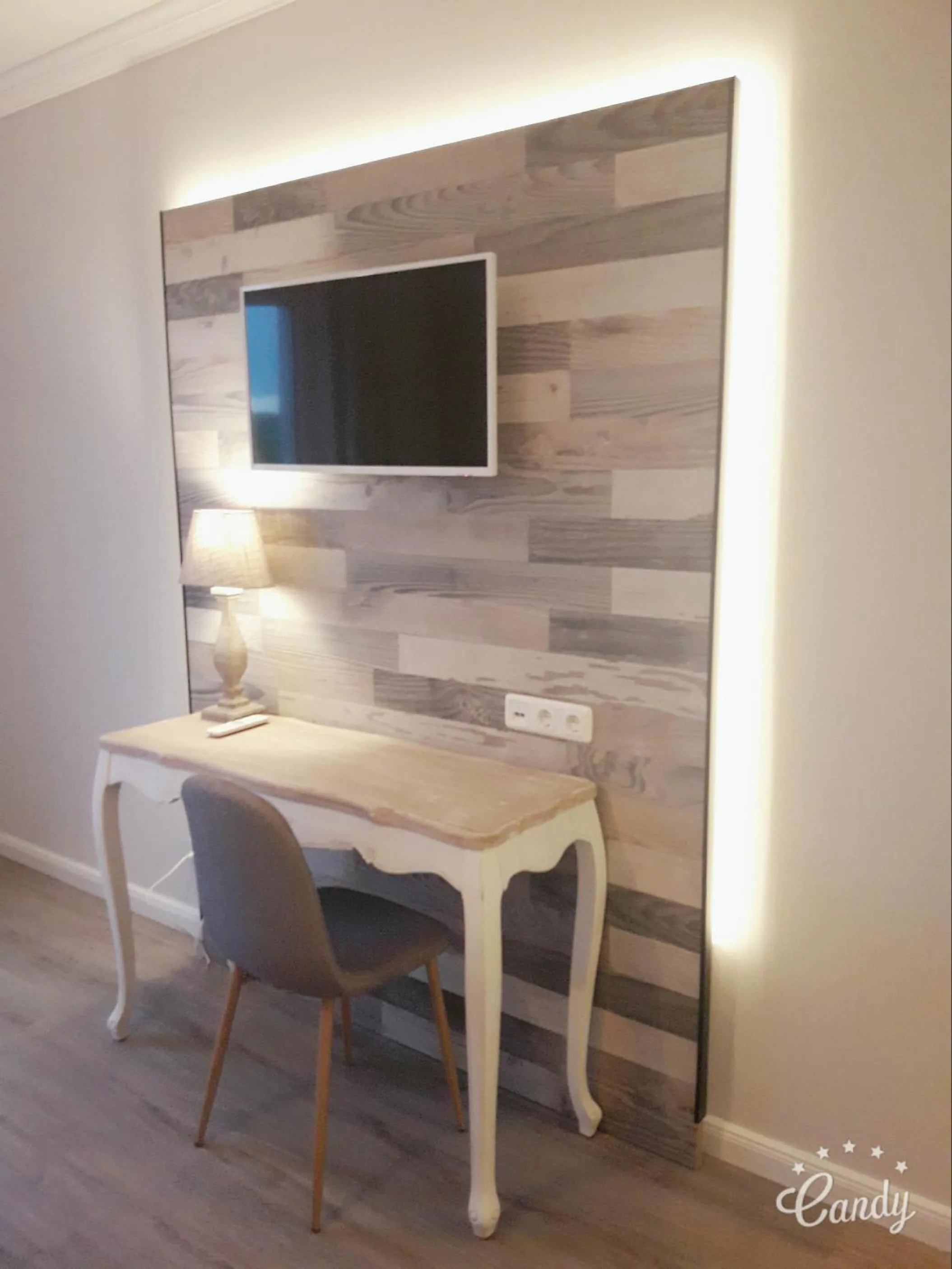 TV and multimedia in Winzerhotel Trautwein