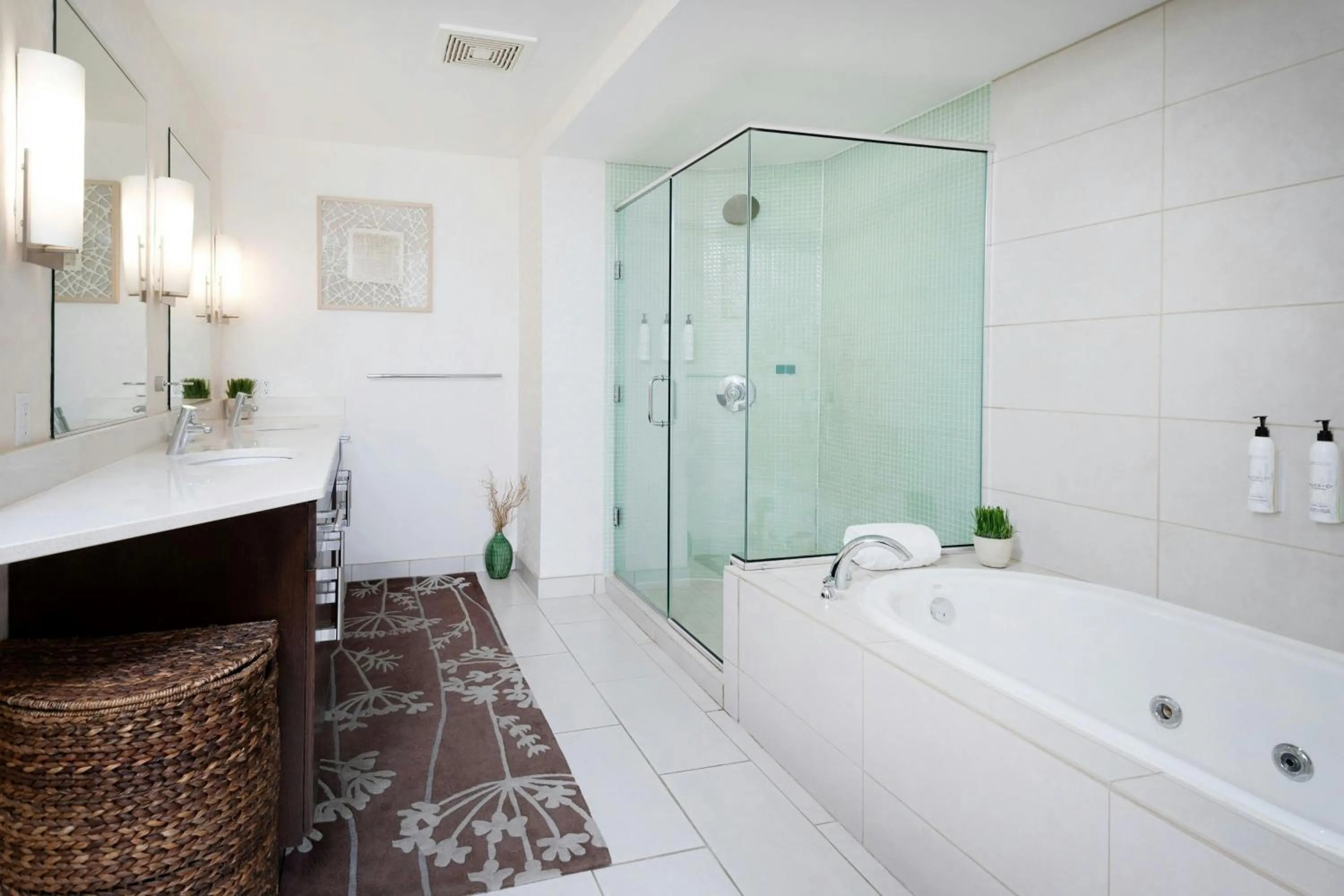 Photo of the whole room in SpringHill Suites by Marriott Sioux Falls