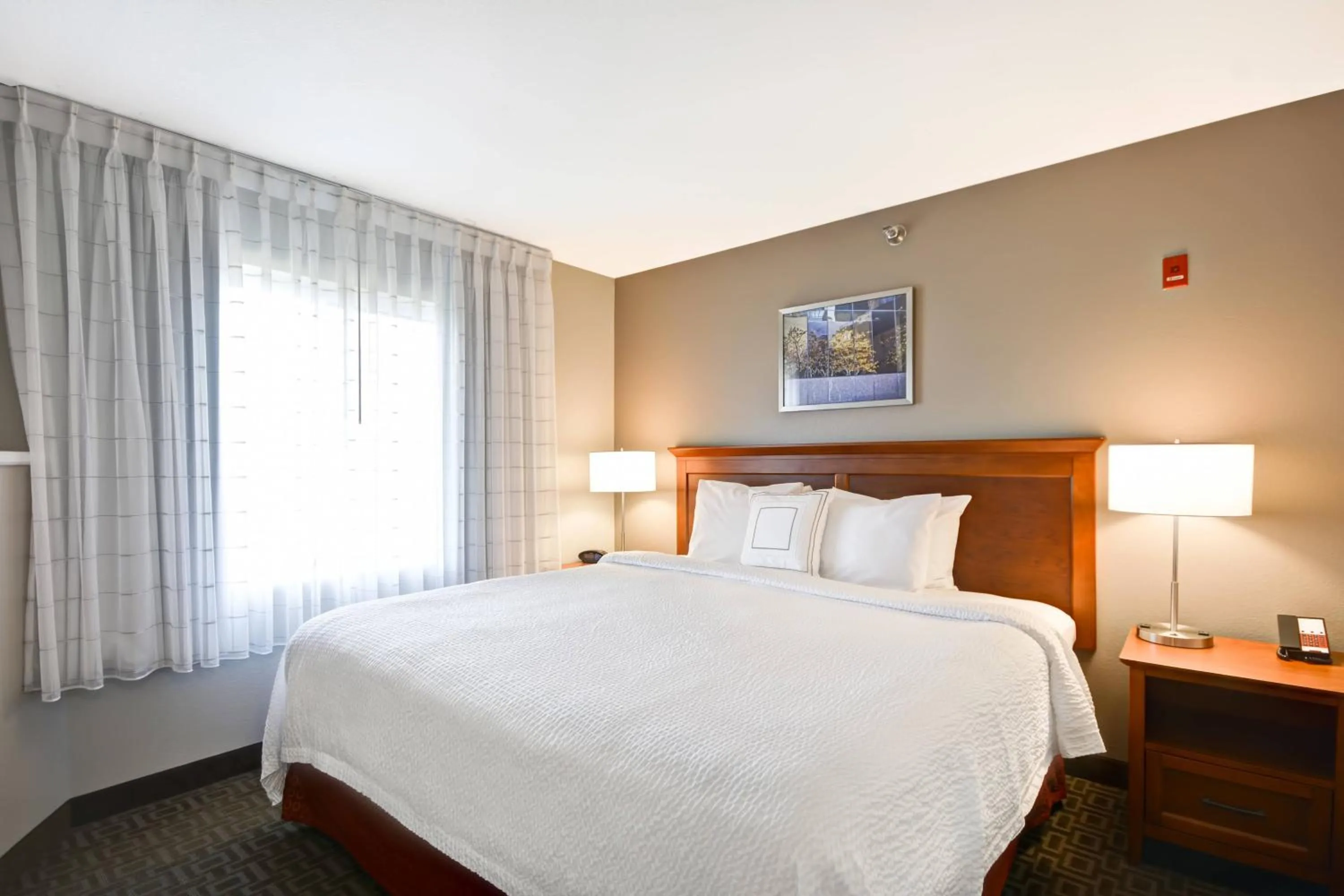 Bedroom, Bed in TownePlace Suites Sioux Falls