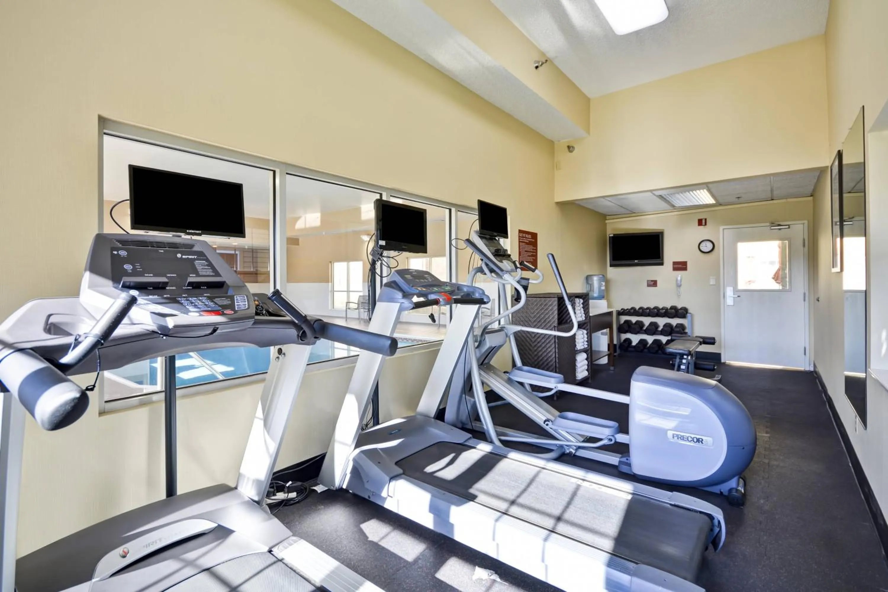 Fitness centre/facilities in TownePlace Suites Sioux Falls