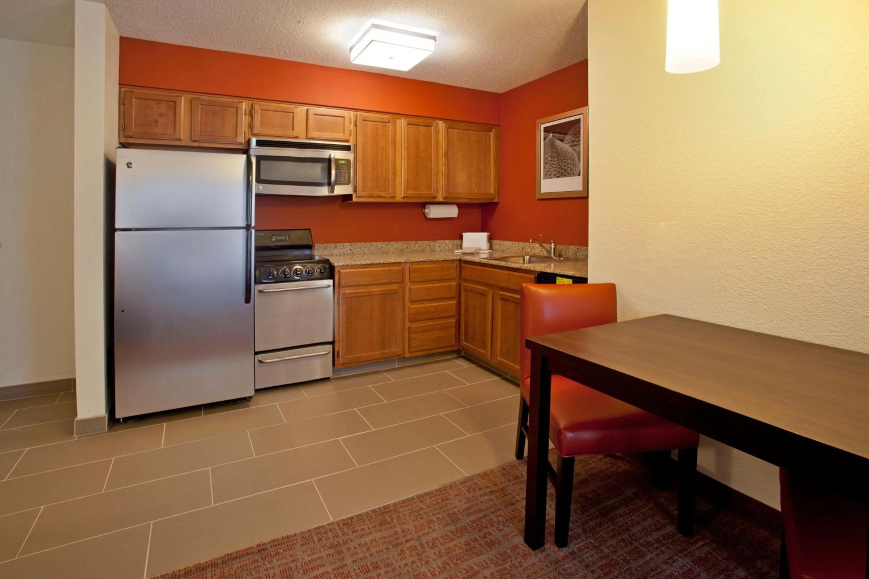 Kitchen or kitchenette in Residence Inn by Marriott Fort Wayne Southwest