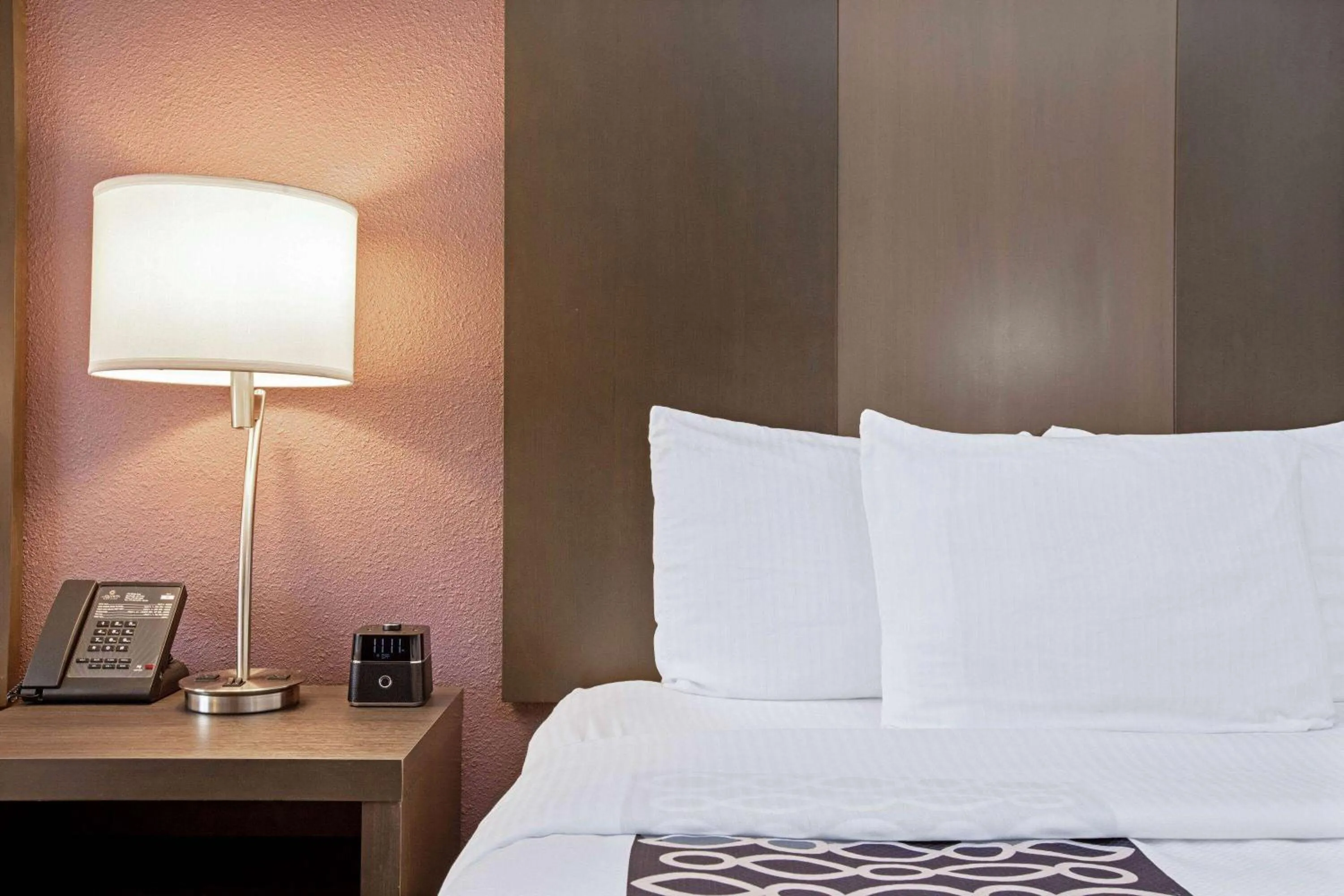 Photo of the whole room, Bed in La Quinta by Wyndham Fayetteville