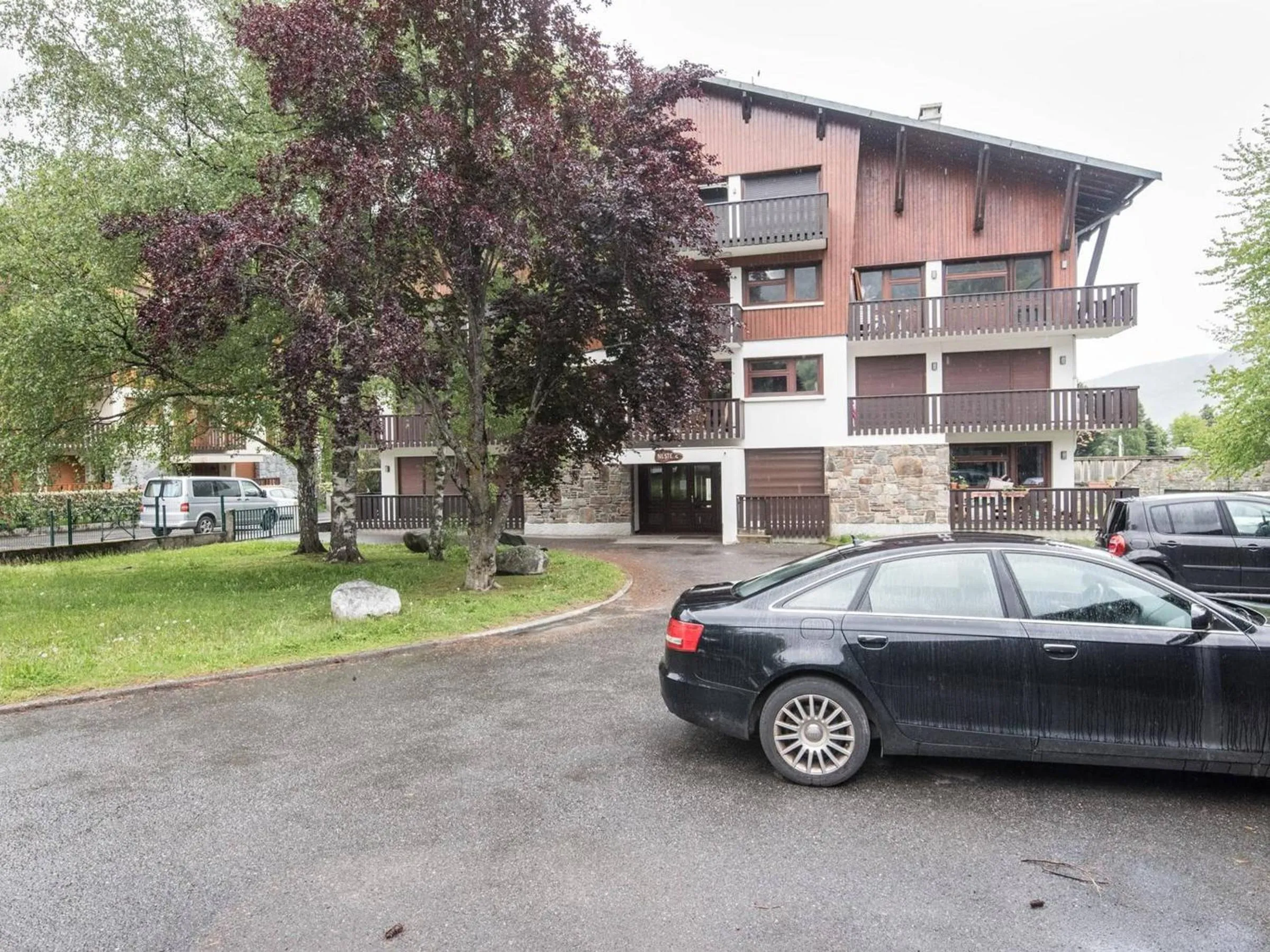 Appartement 4 pers avec terrasse, parking privé, proche thermes et remontées mécaniques - FR-1-296-198