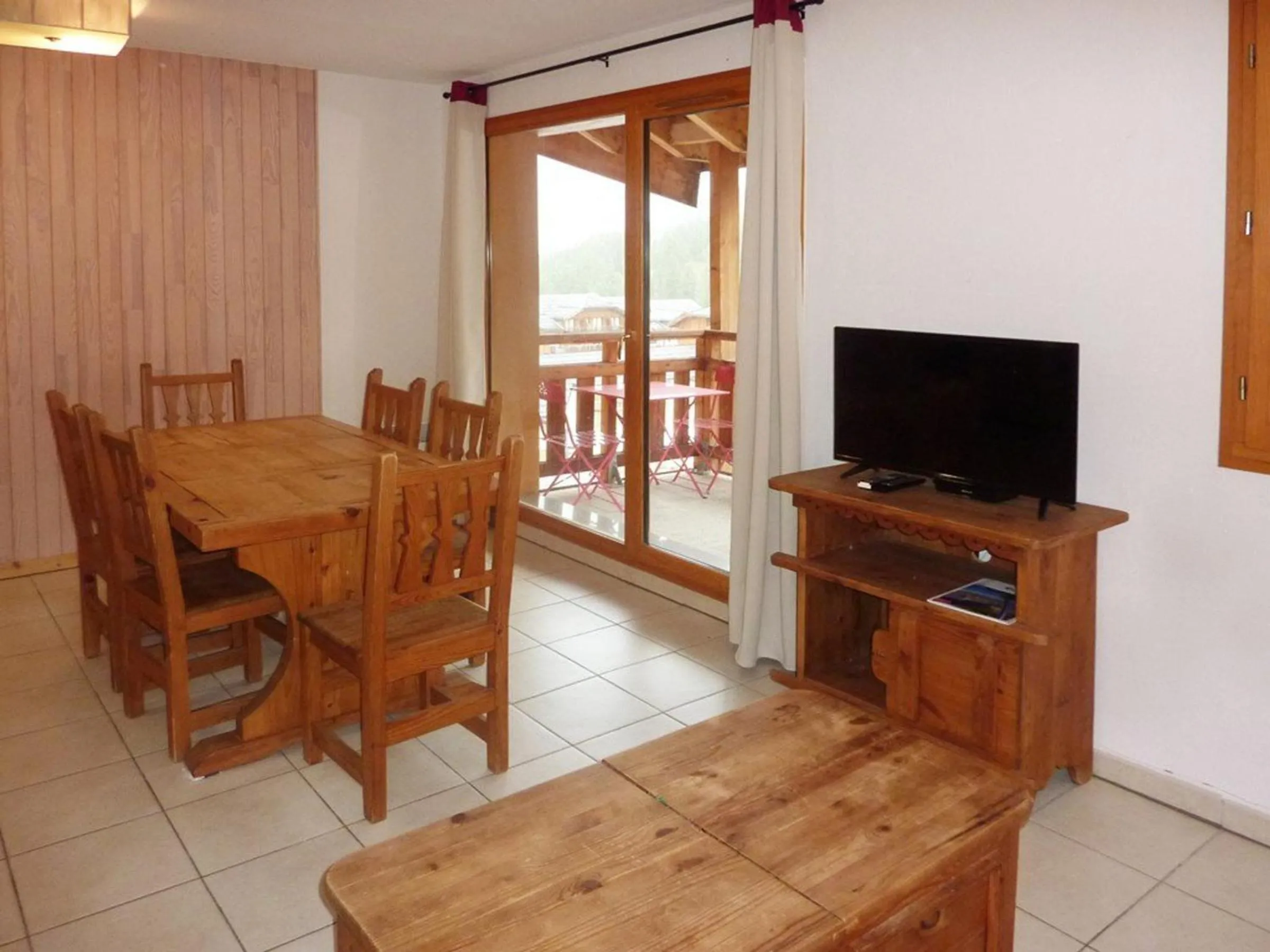 Appartement 8 personnes avec piscine aux Orres - FR-1-322-268