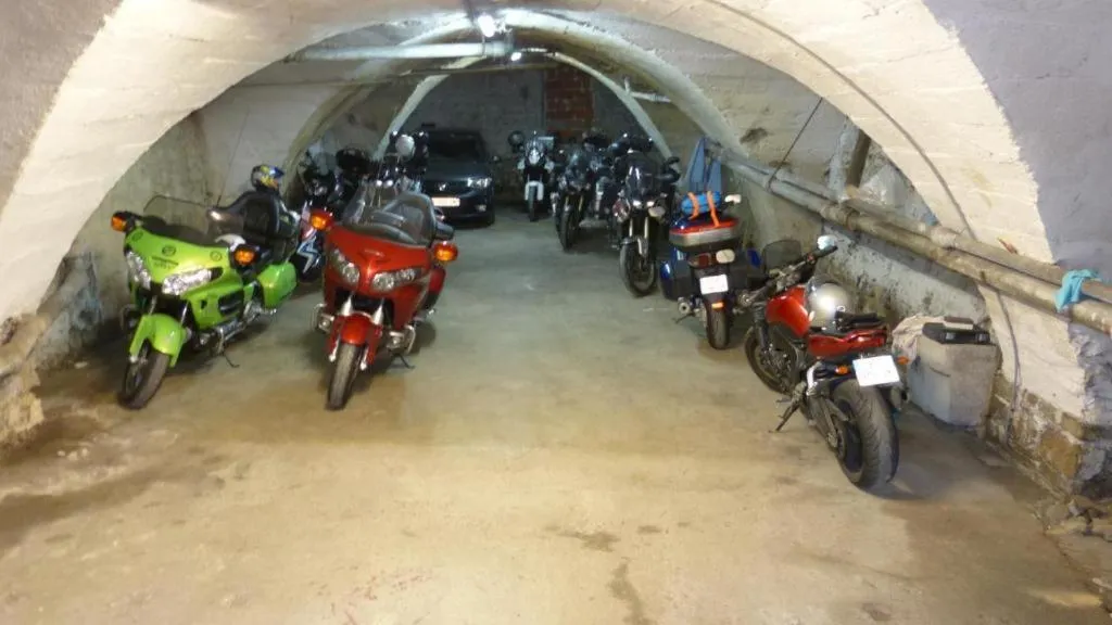 Parking in Hotel des Alpes