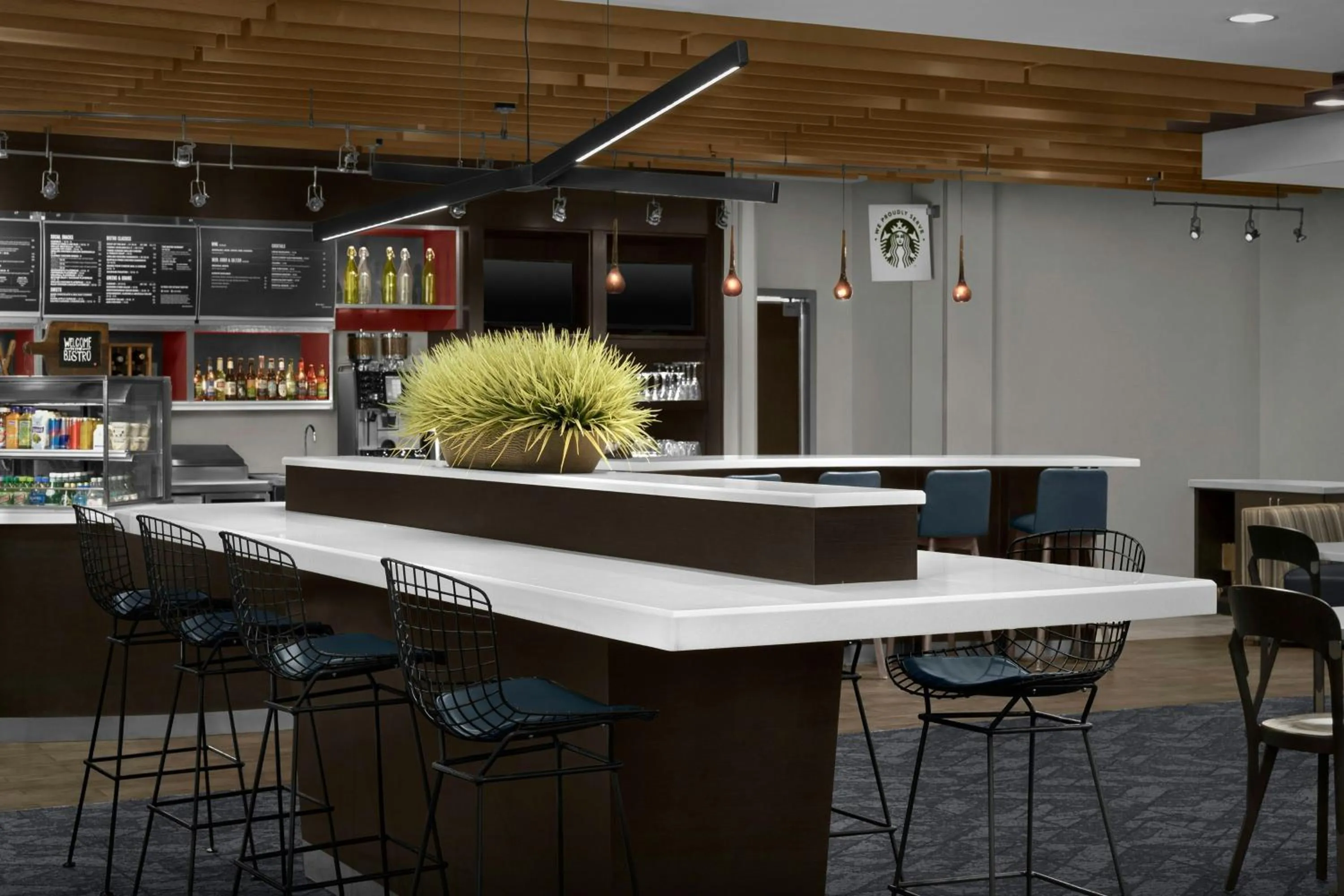 Restaurant/places to eat in Courtyard Greensboro Airport