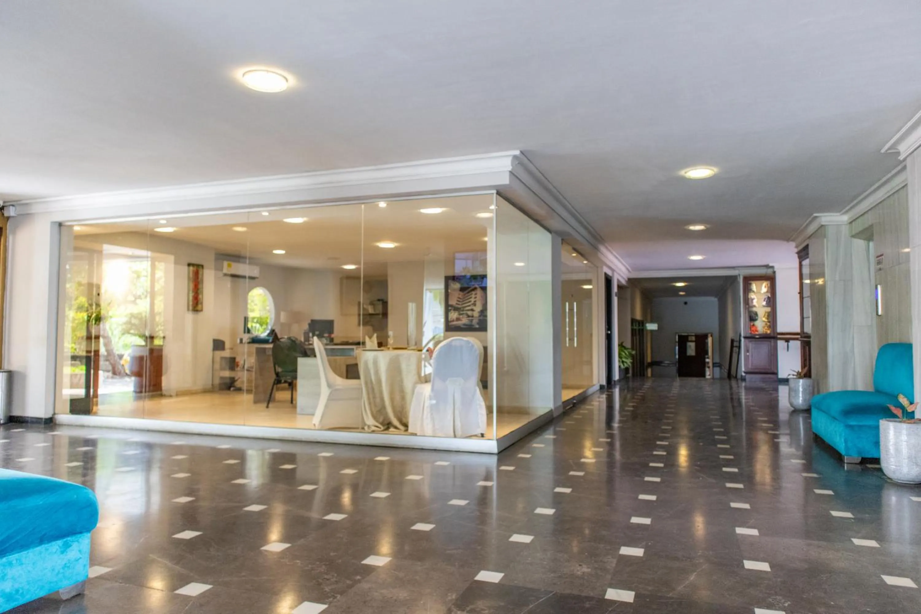 Lobby or reception in Hotel Faranda Express Puerta Del Sol Barranquilla, A Member of Radisson Individuals