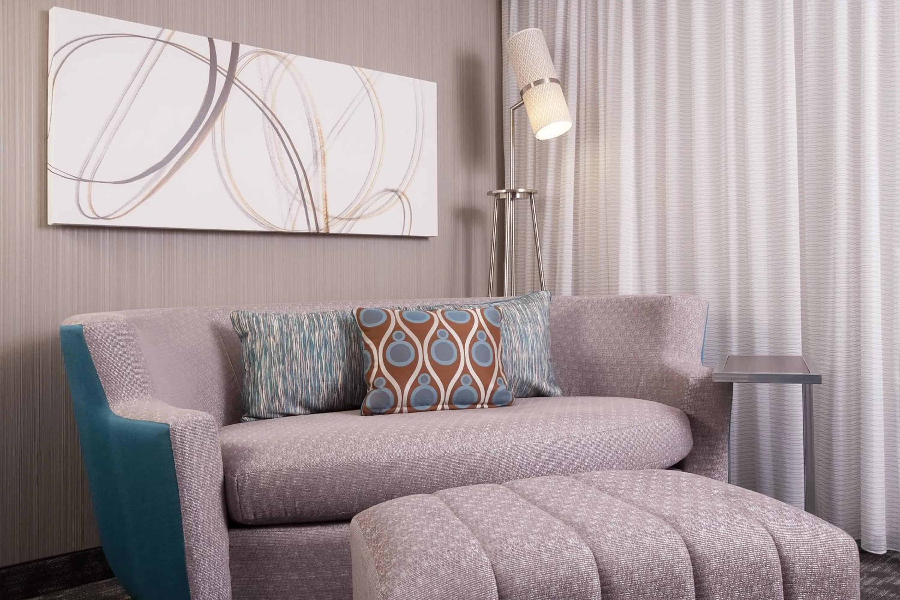 Photo of the whole room in Courtyard Greenville-Spartanburg Airport