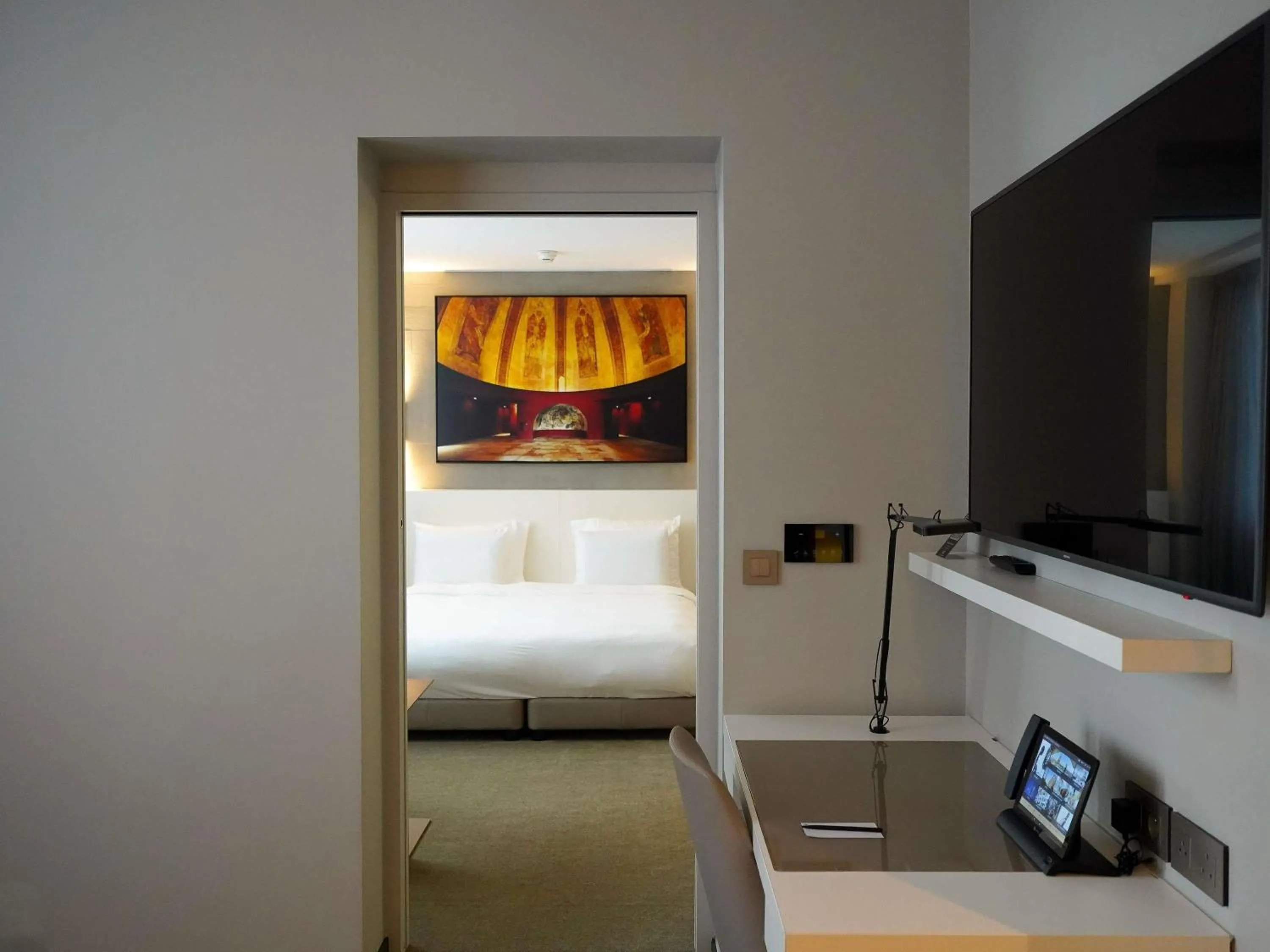 Bedroom, Bed in Pullman Paris Tour Eiffel