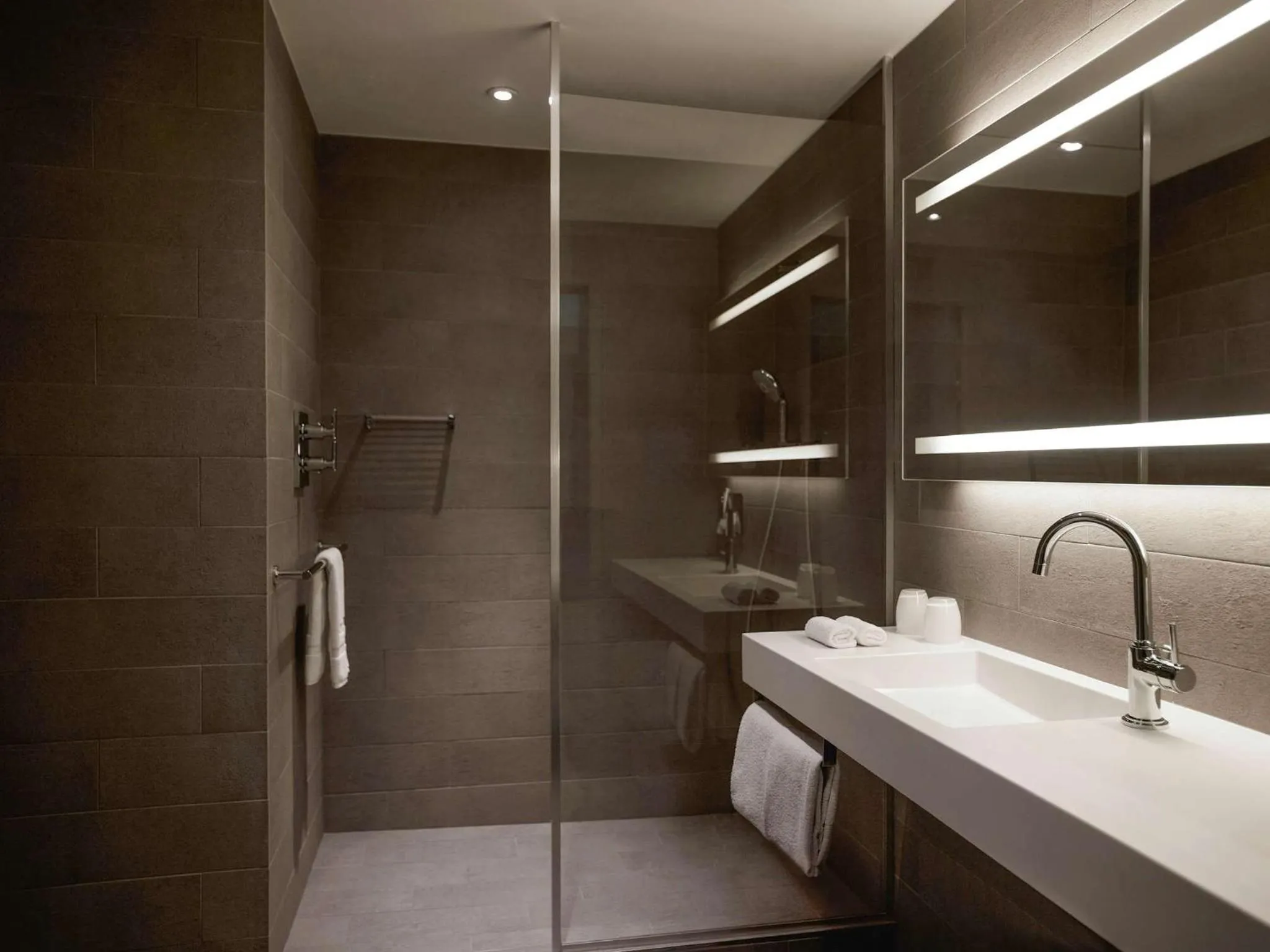 Bathroom in Pullman Paris Tour Eiffel