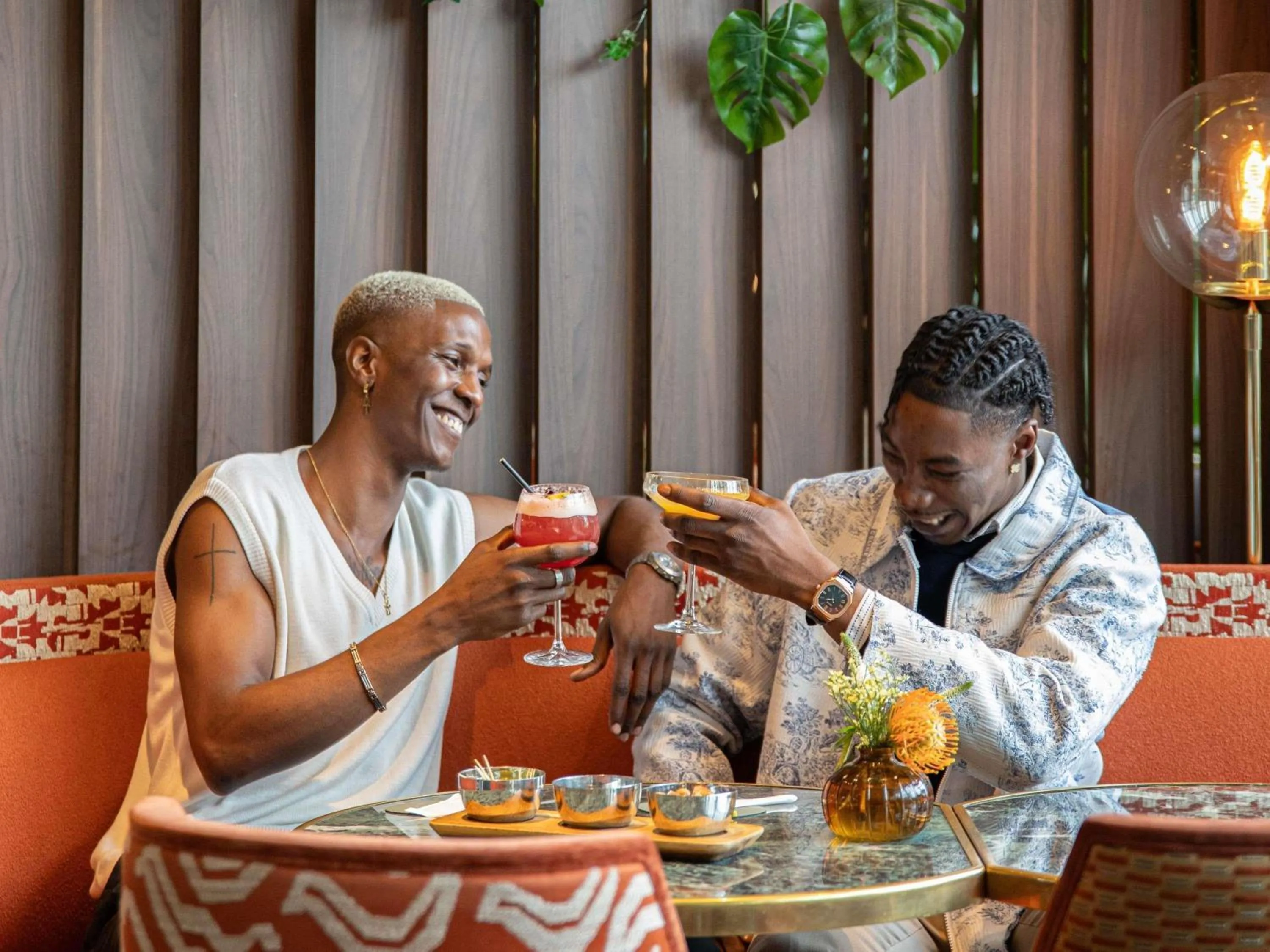 Restaurant/places to eat in Pullman Paris Tour Eiffel