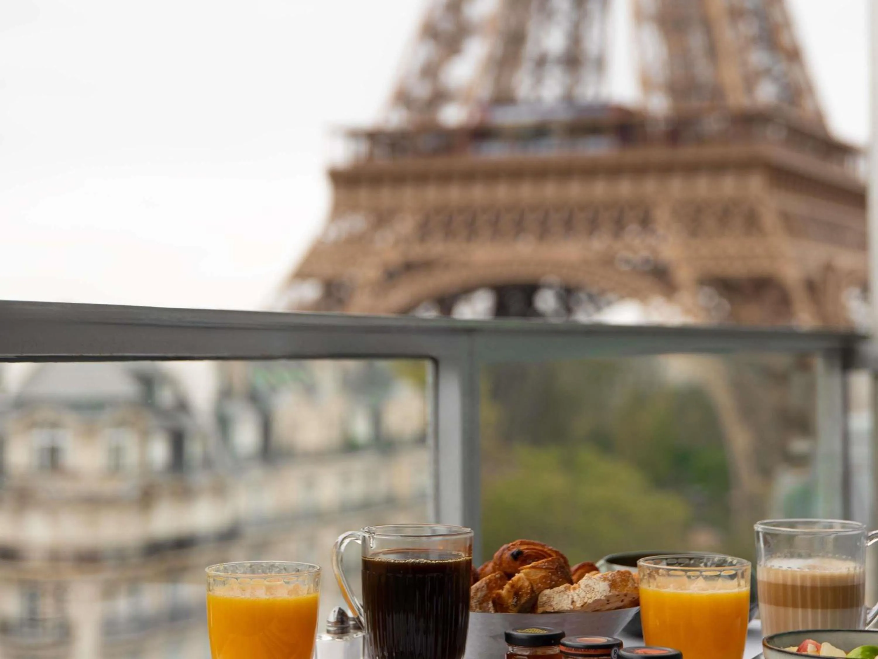 Bedroom in Pullman Paris Tour Eiffel