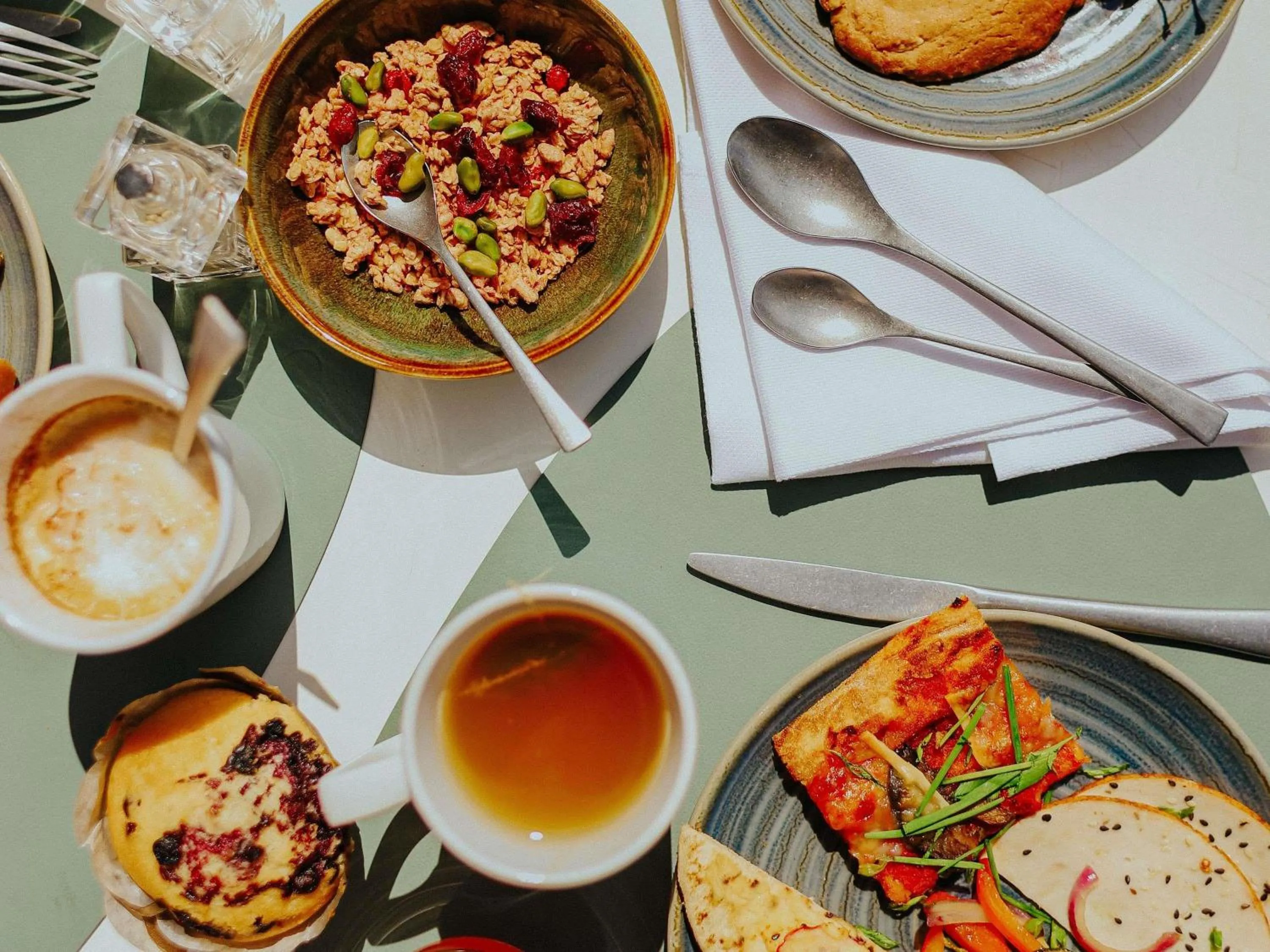 Restaurant/places to eat in Pullman Paris Tour Eiffel