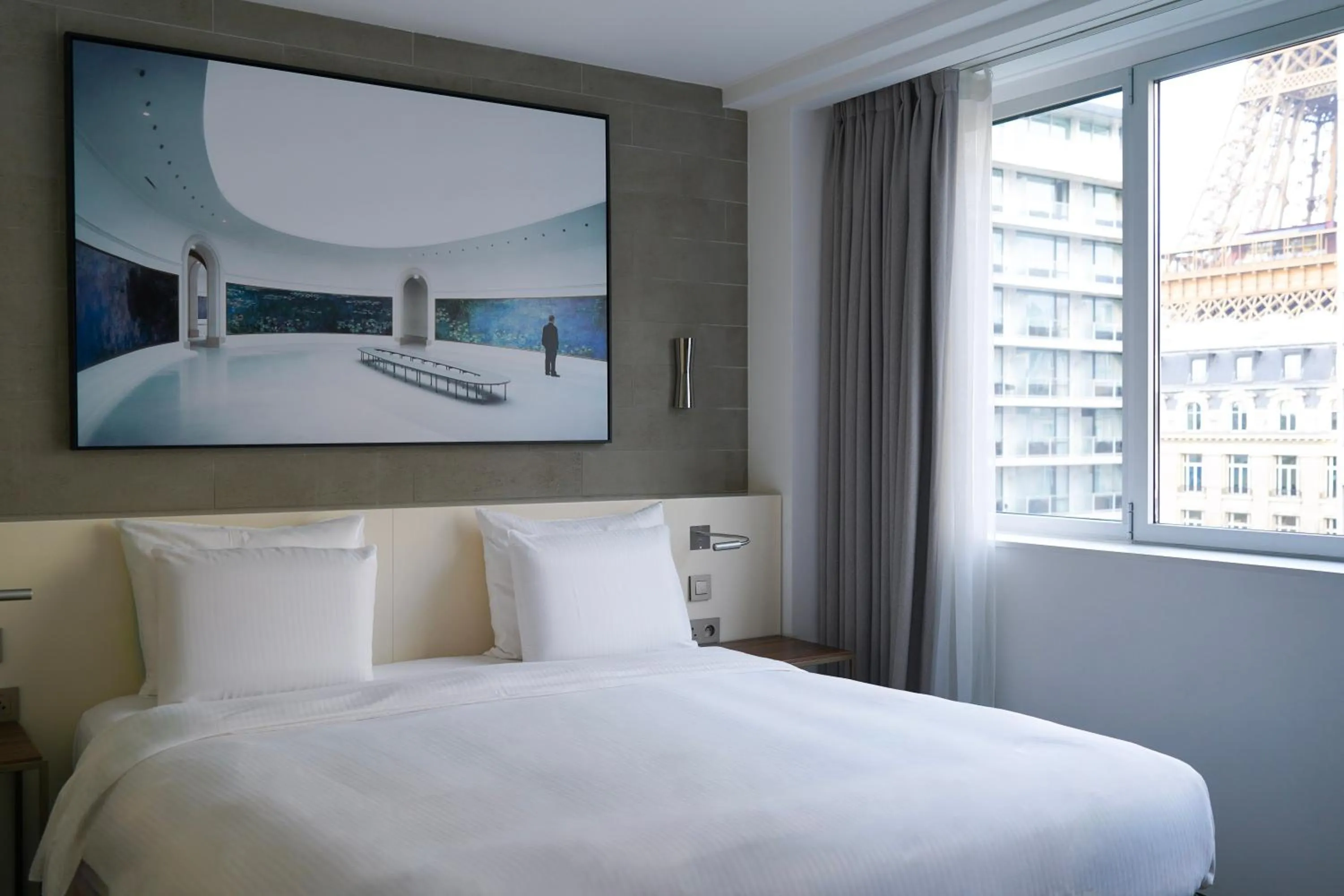 Bedroom, Bed in Pullman Paris Tour Eiffel