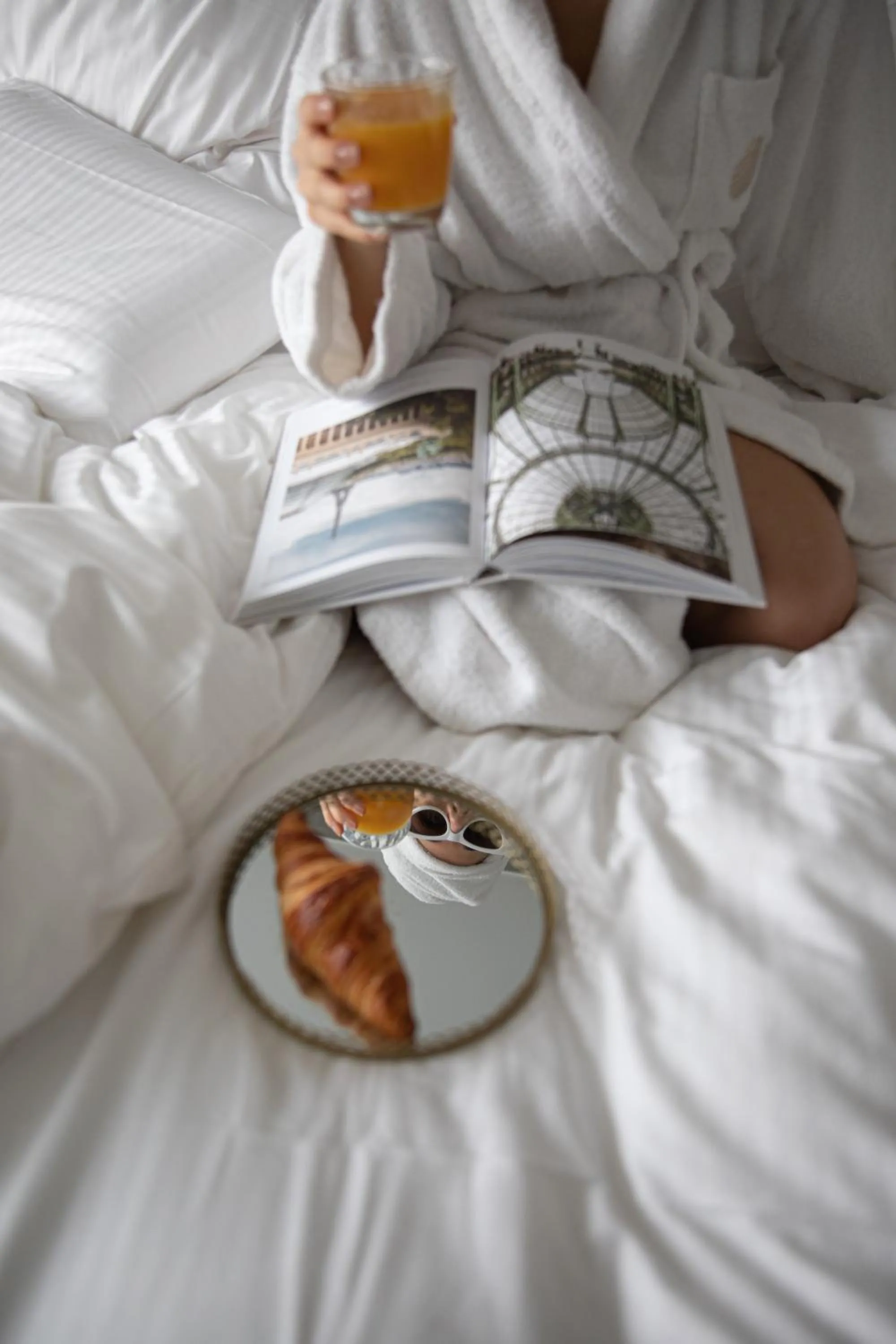 Bed in Pullman Paris Tour Eiffel