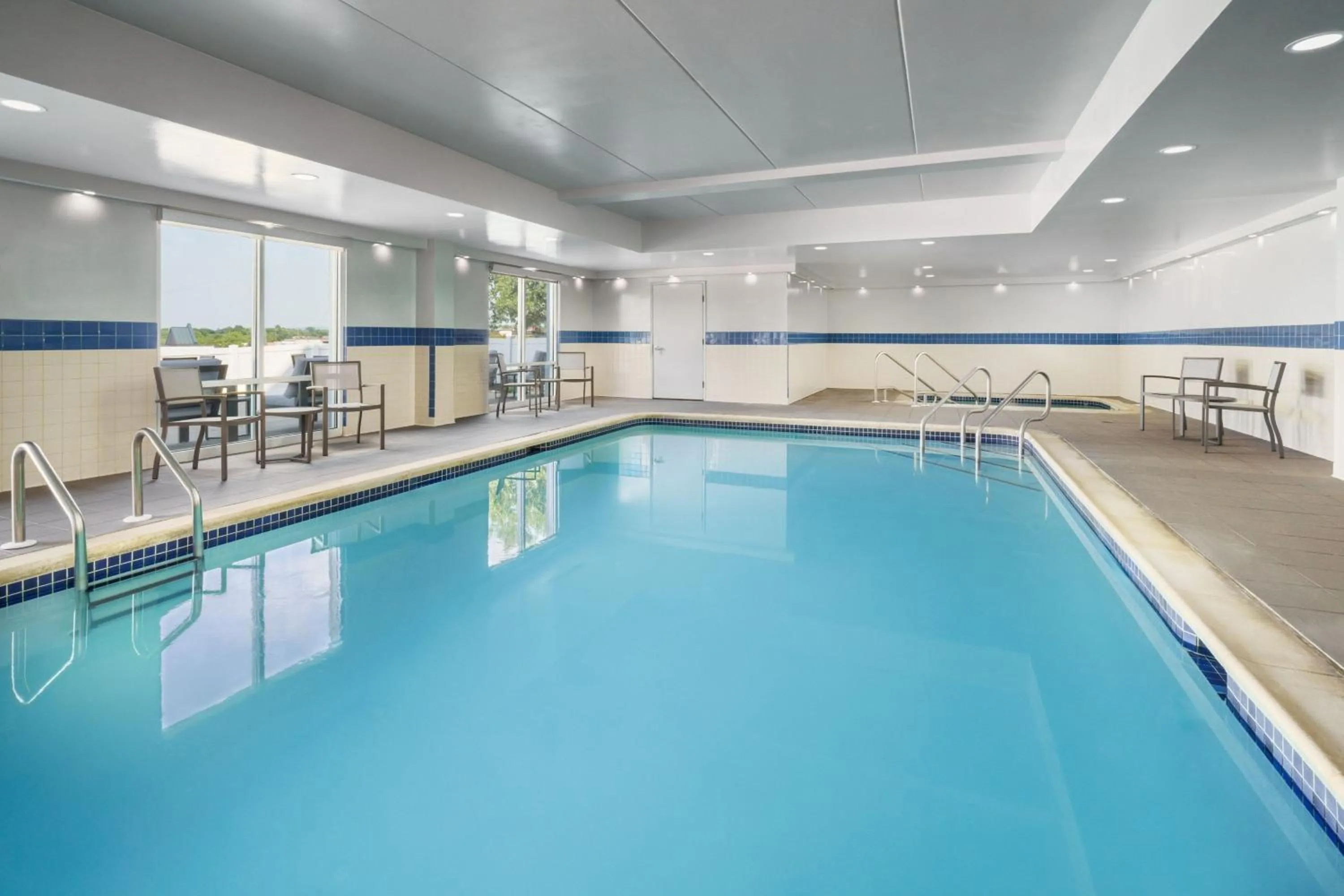 Swimming pool in Fairfield Inn Harrisburg Hershey